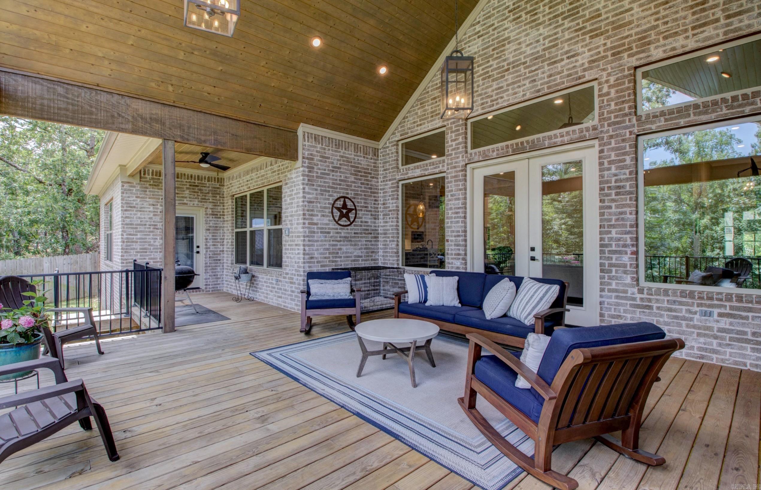 CHENAL VALLEY "FALSTONE COURT" - Residential