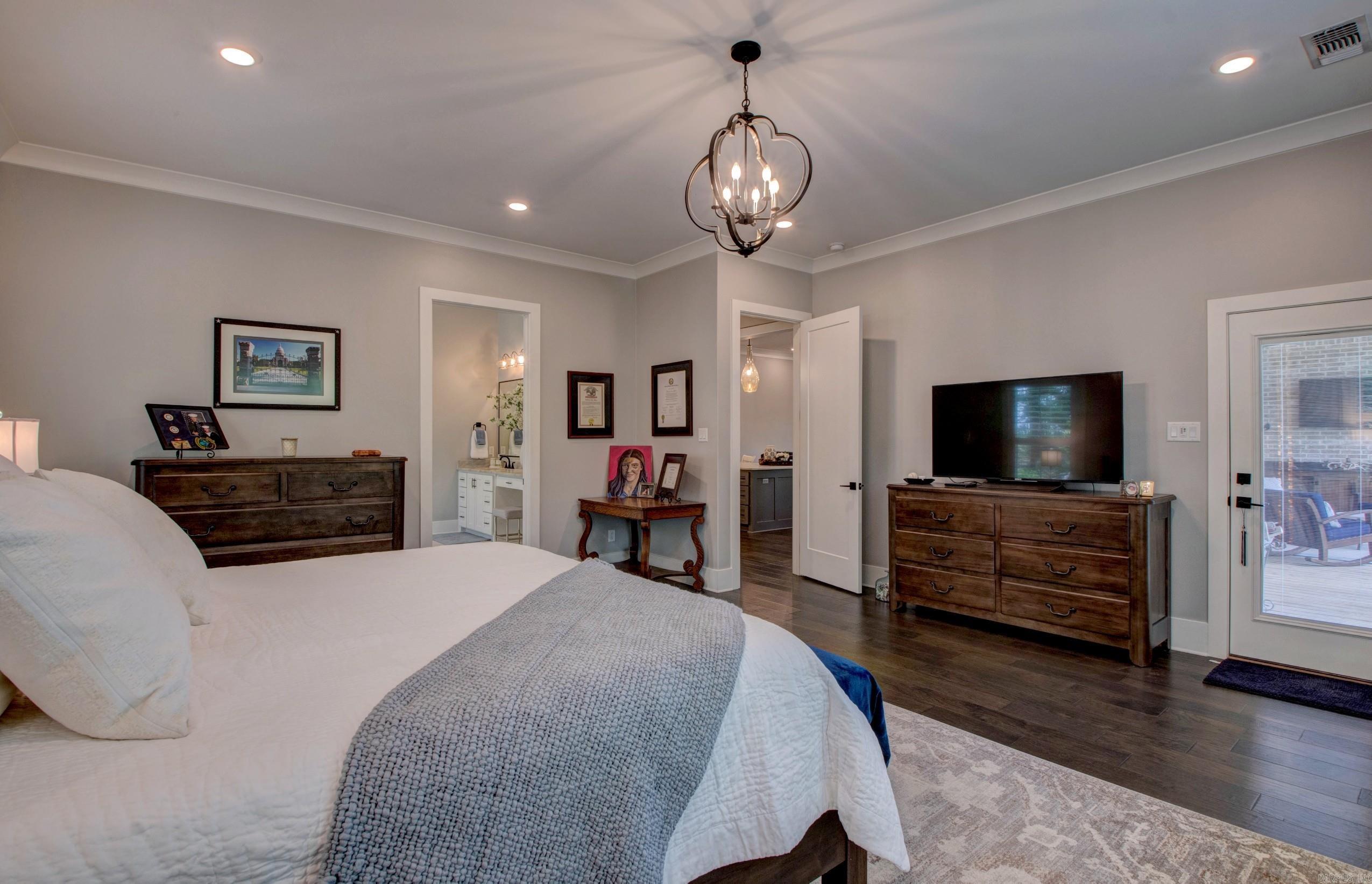 CHENAL VALLEY "FALSTONE COURT" - Residential