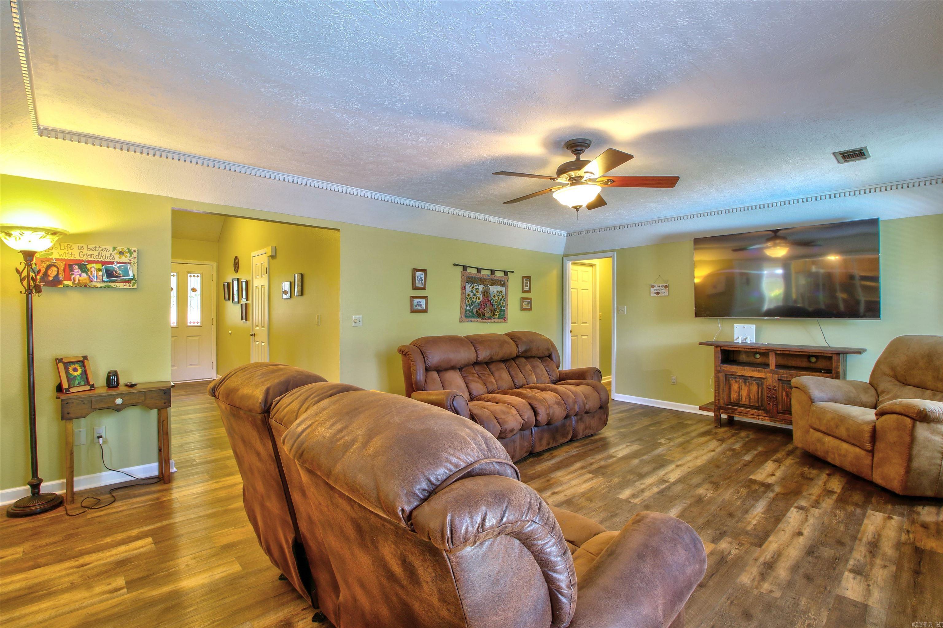 KIMBERLY MANOR ADDN - Residential