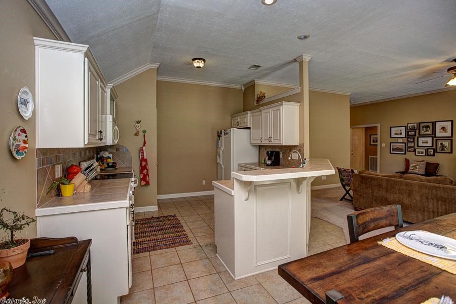 COUNTRY CLUB OF ARK THE - Residential