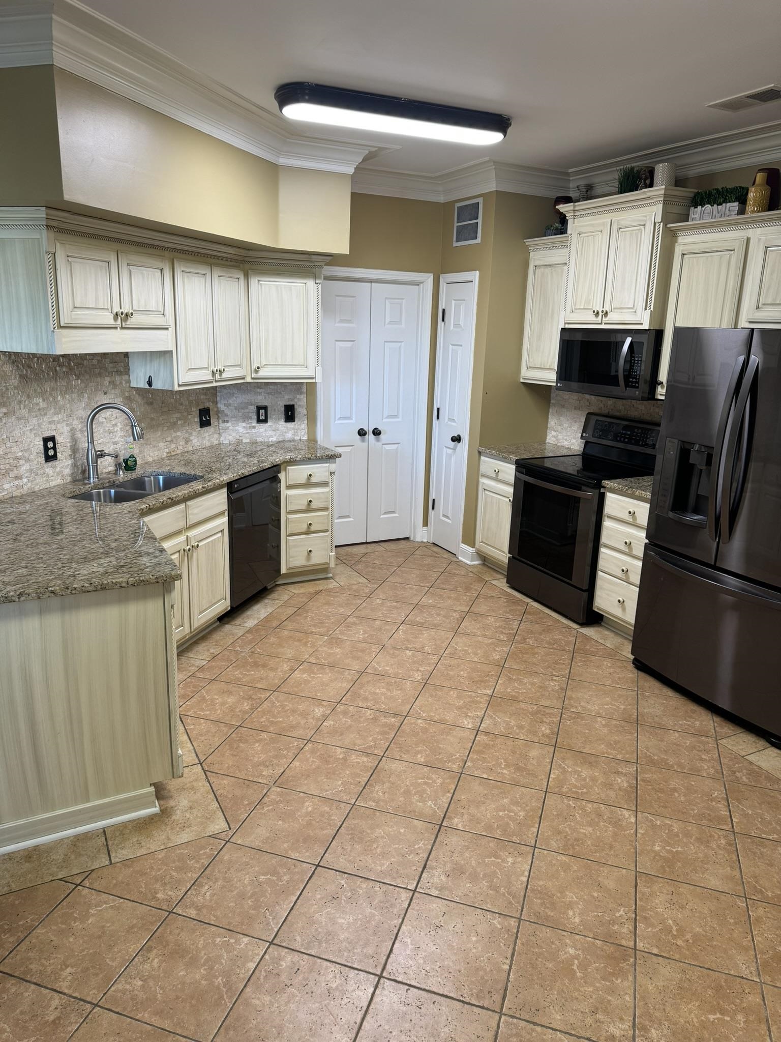 DELTA HIGHLANDS SUBDIVISION - Residential