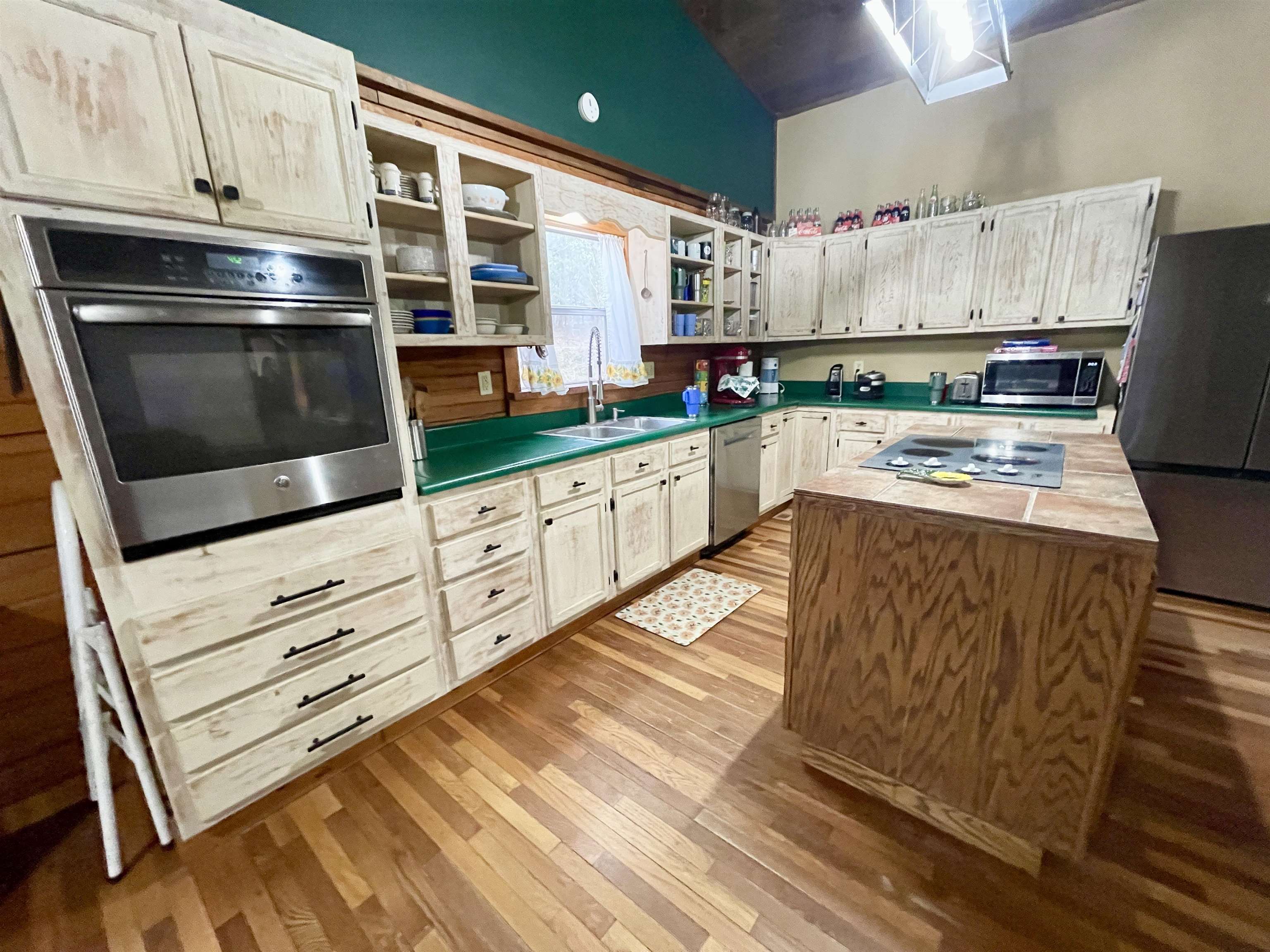 MOODY ESTATE - Residential