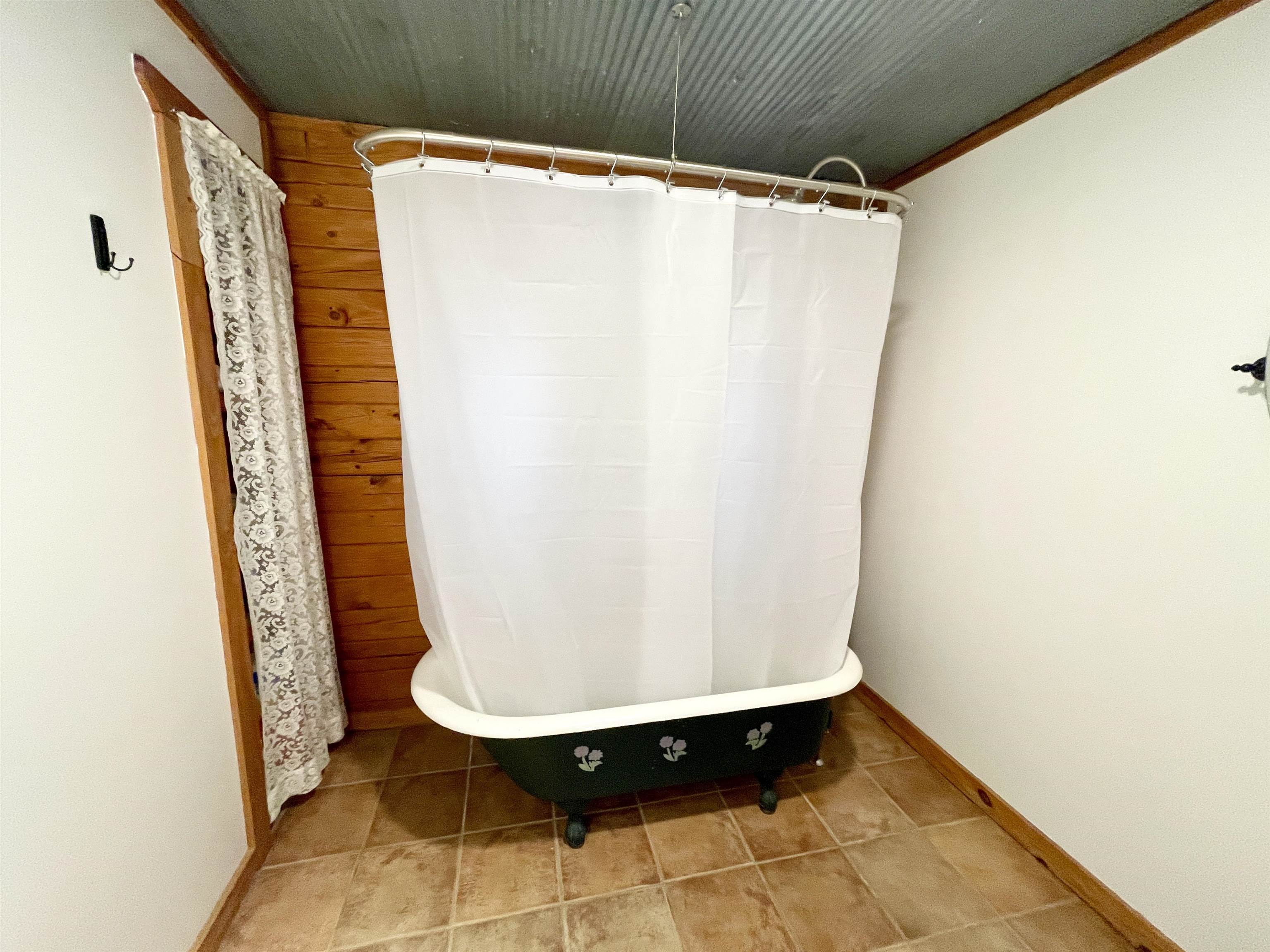 MOODY ESTATE - Residential