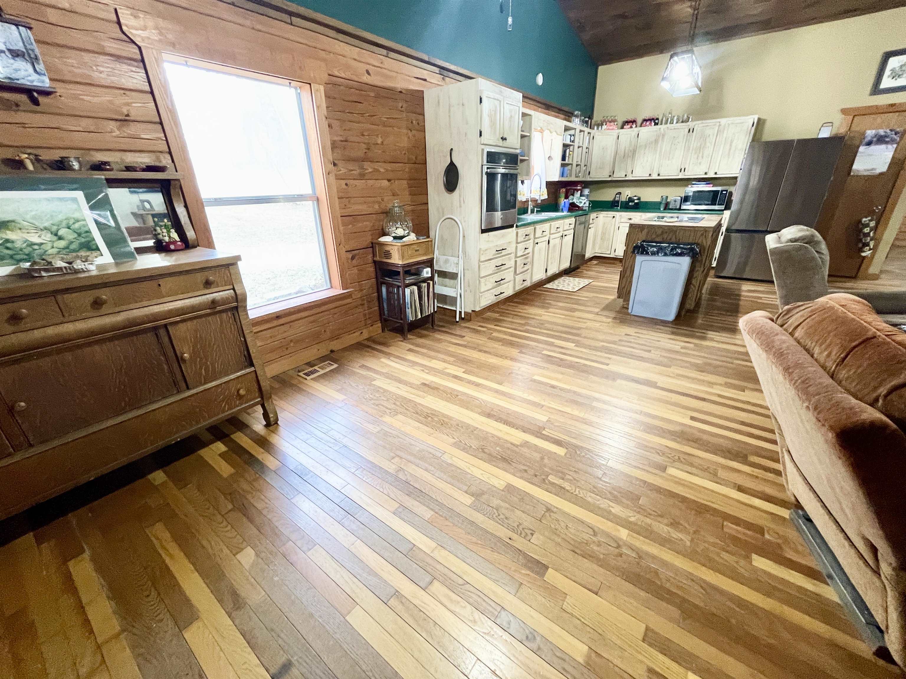 MOODY ESTATE - Residential