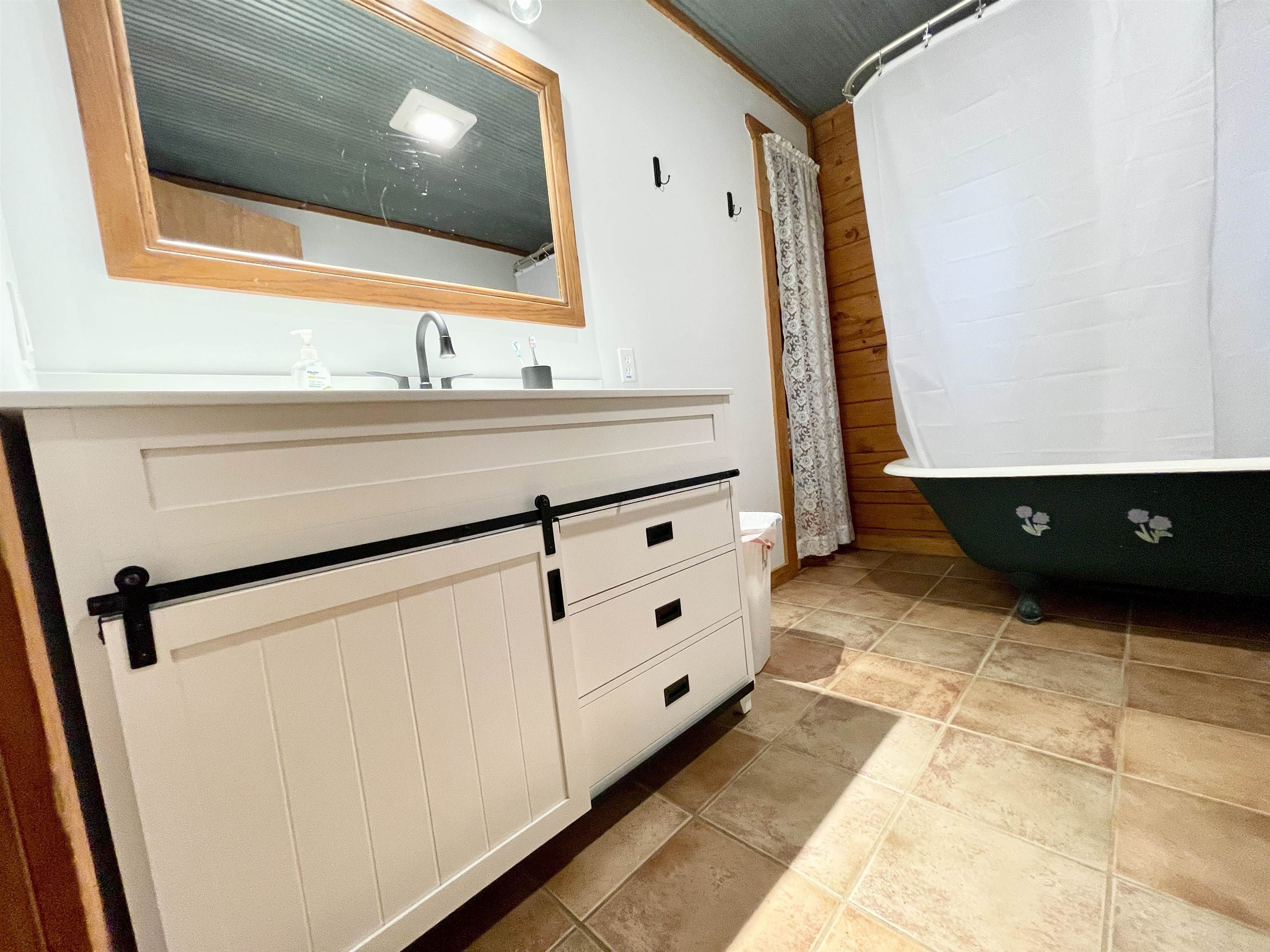 MOODY ESTATE - Residential