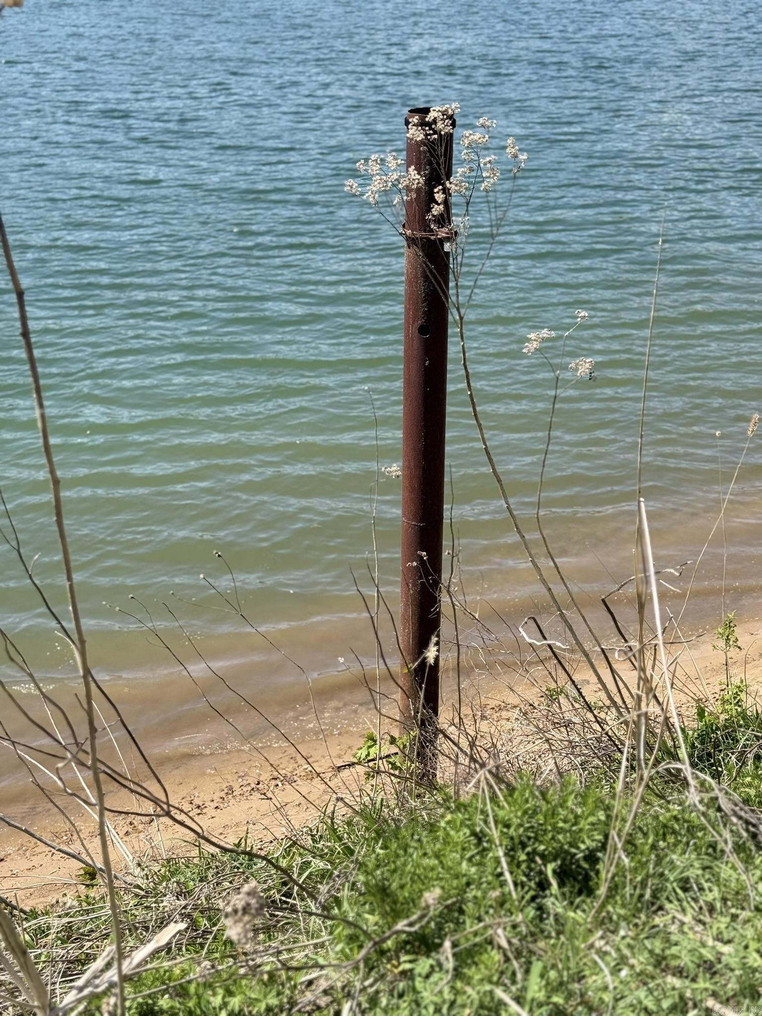 EAGLE BOTTOMS - Land