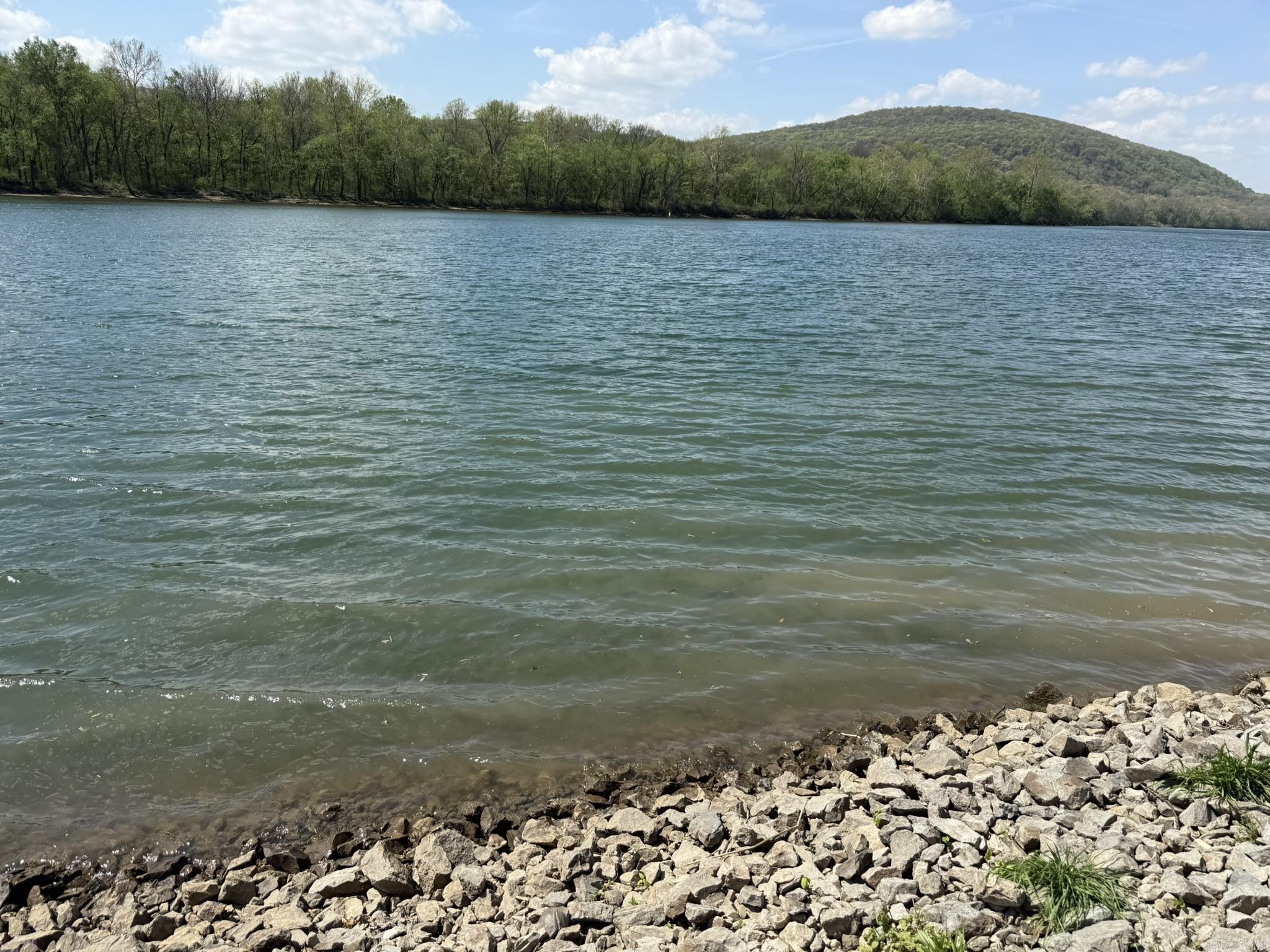 EAGLE BOTTOMS - Land