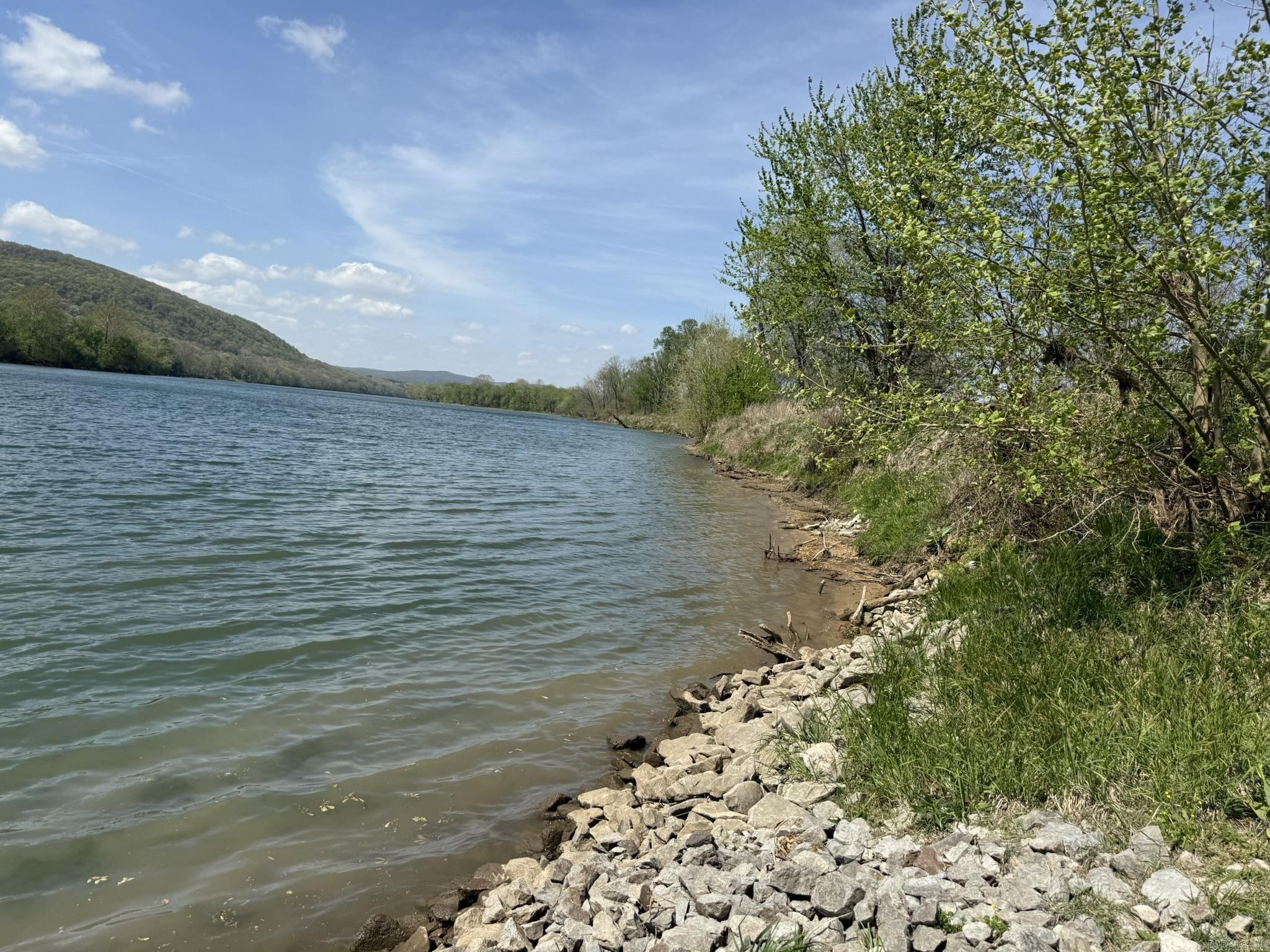 EAGLE BOTTOMS - Land