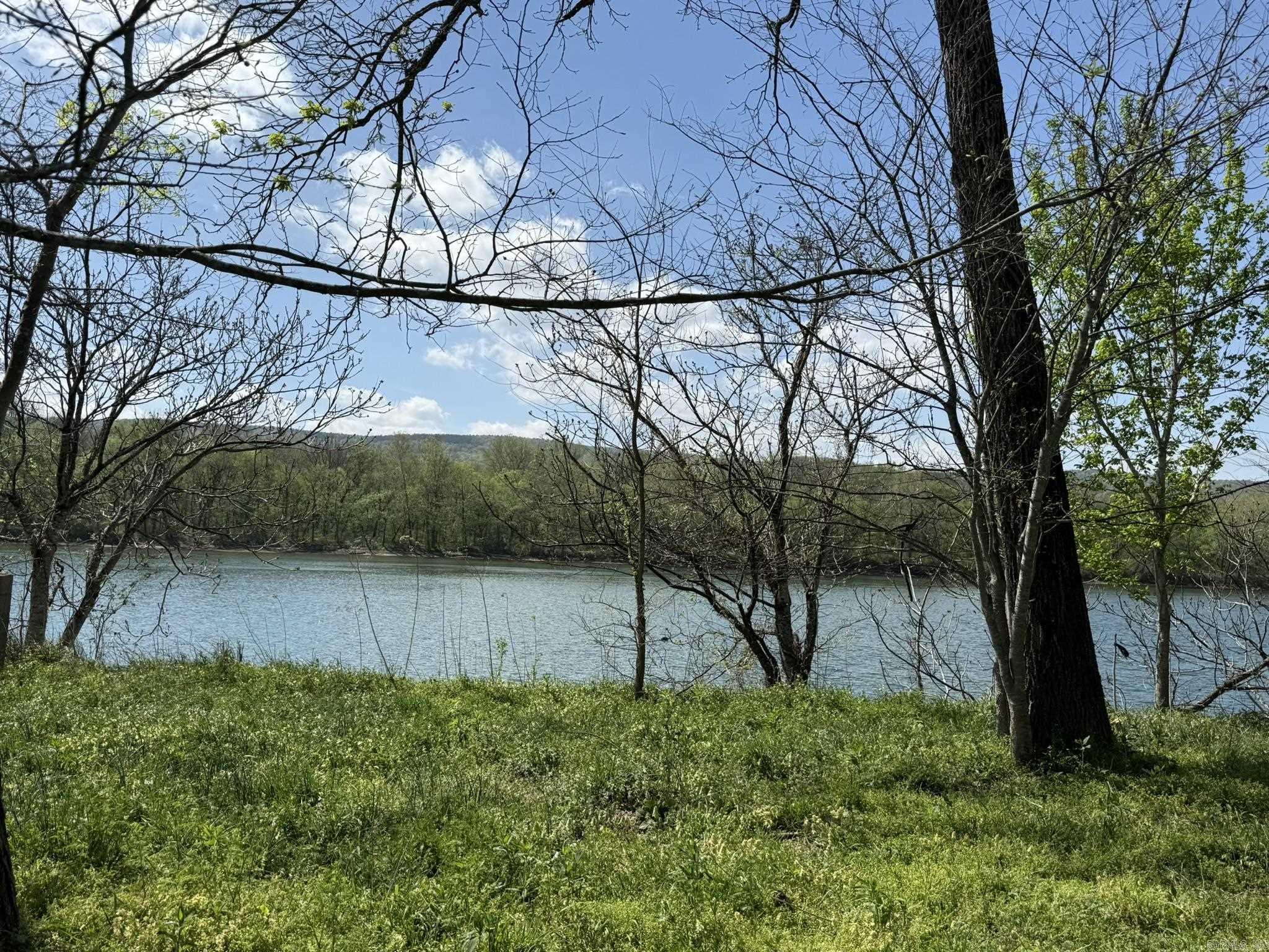 EAGLE BOTTOMS - Land