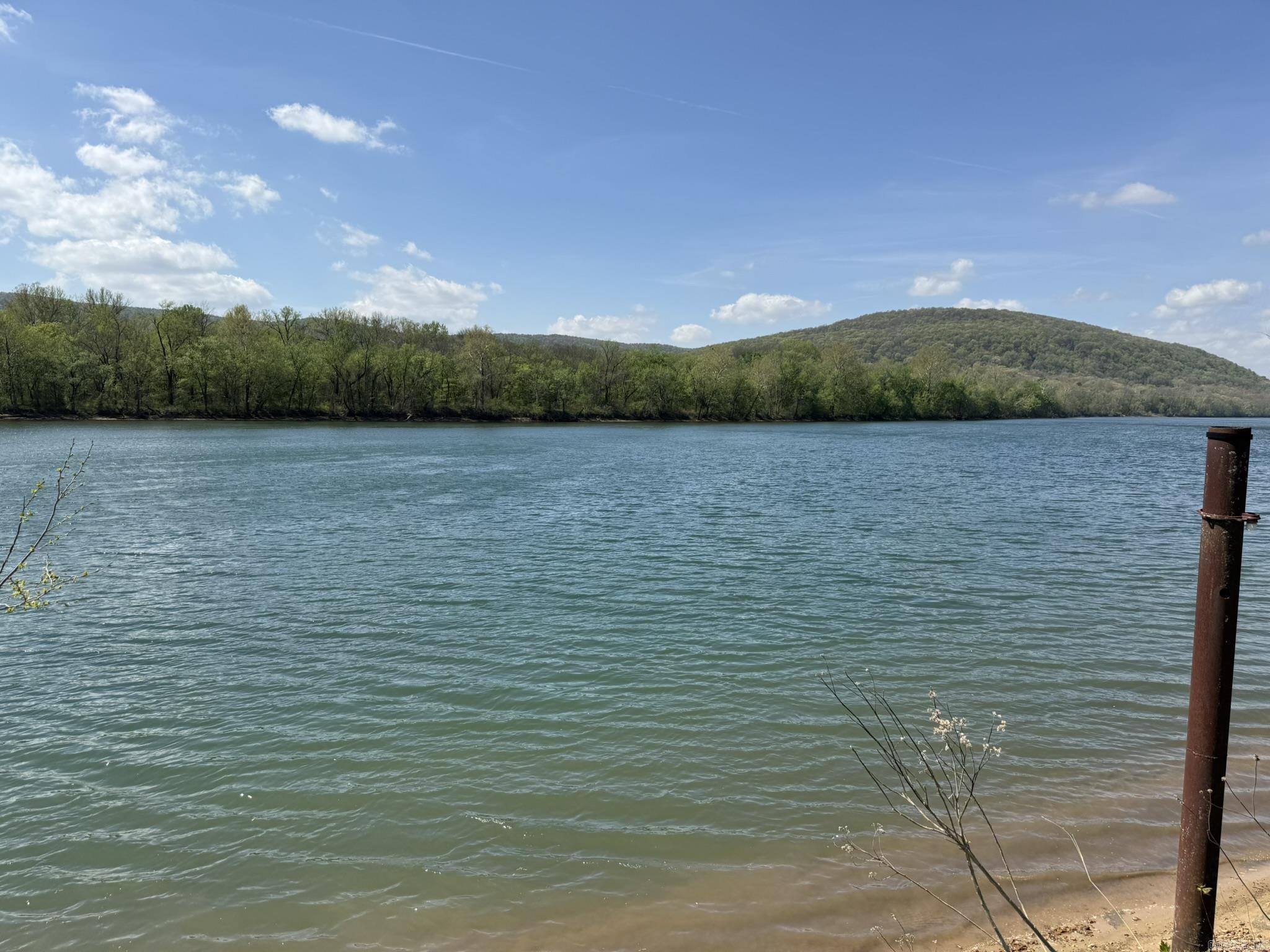 EAGLE BOTTOMS - Land