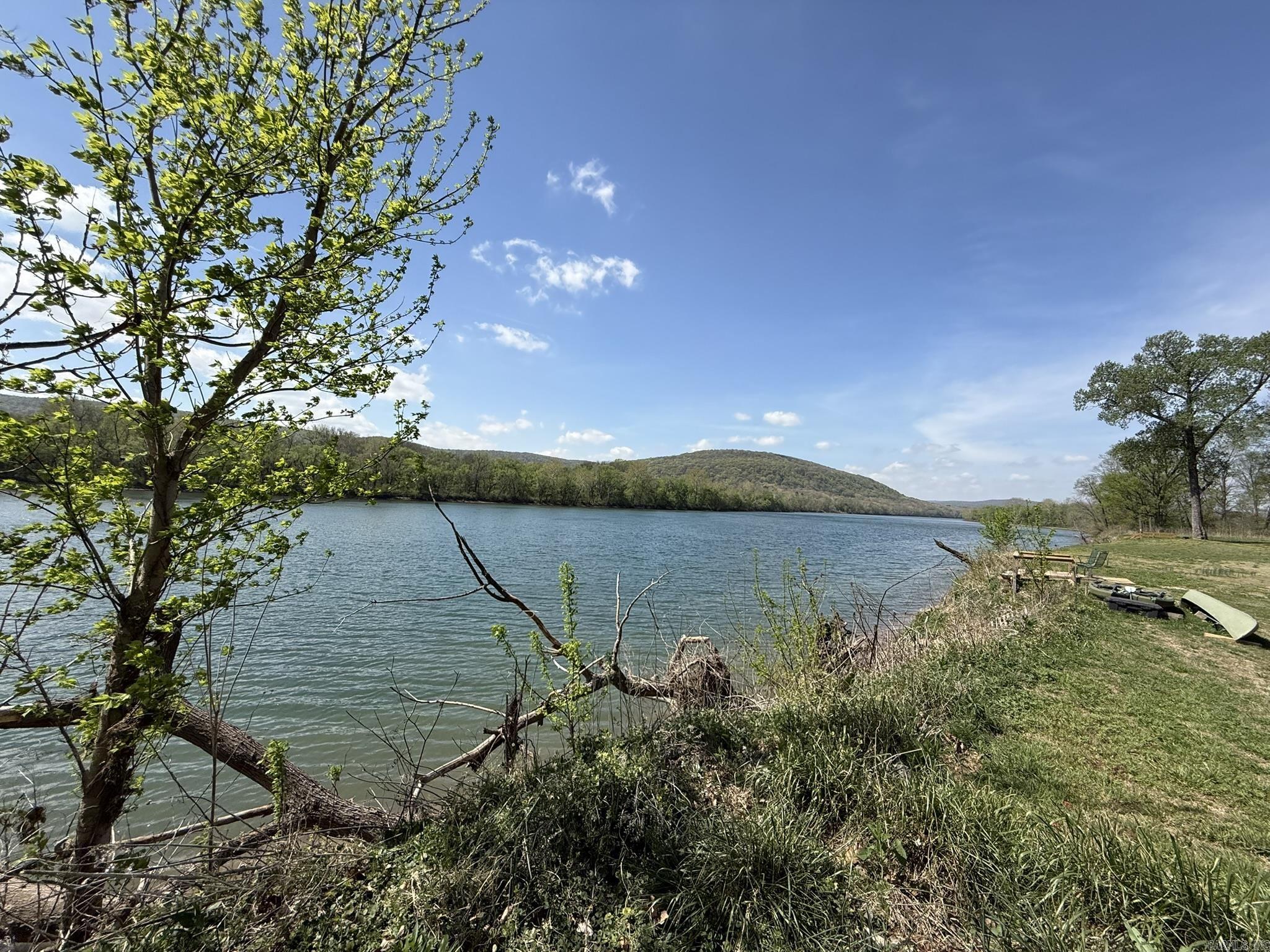 EAGLE BOTTOMS - Land