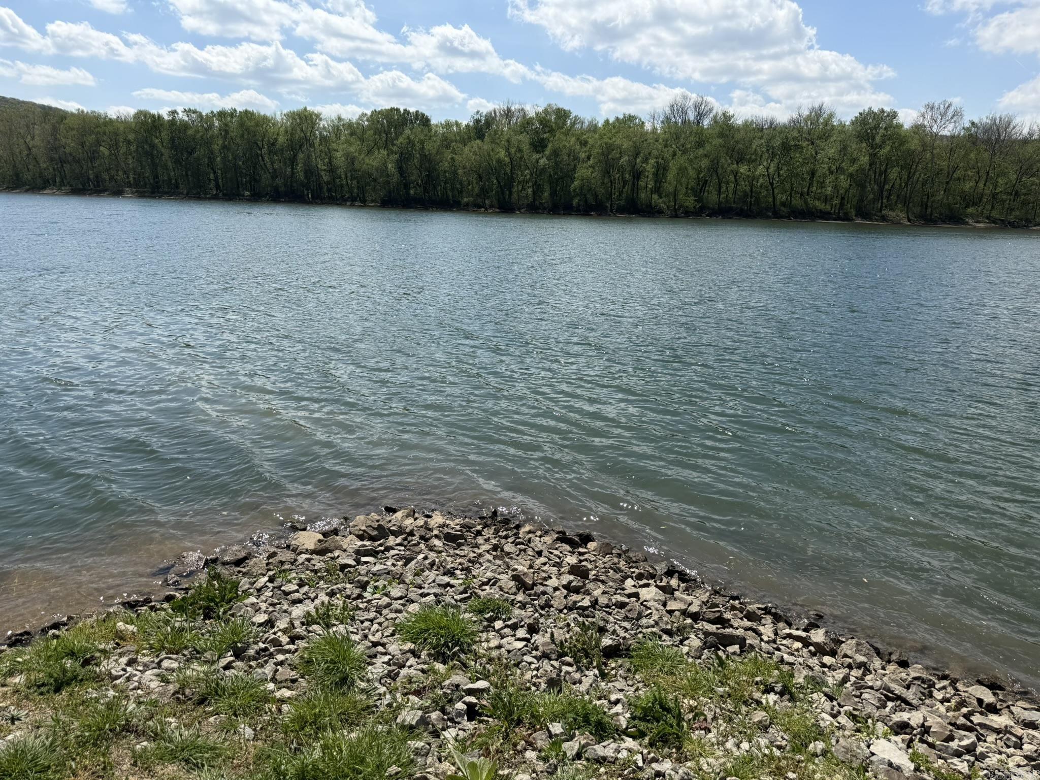 EAGLE BOTTOMS - Land