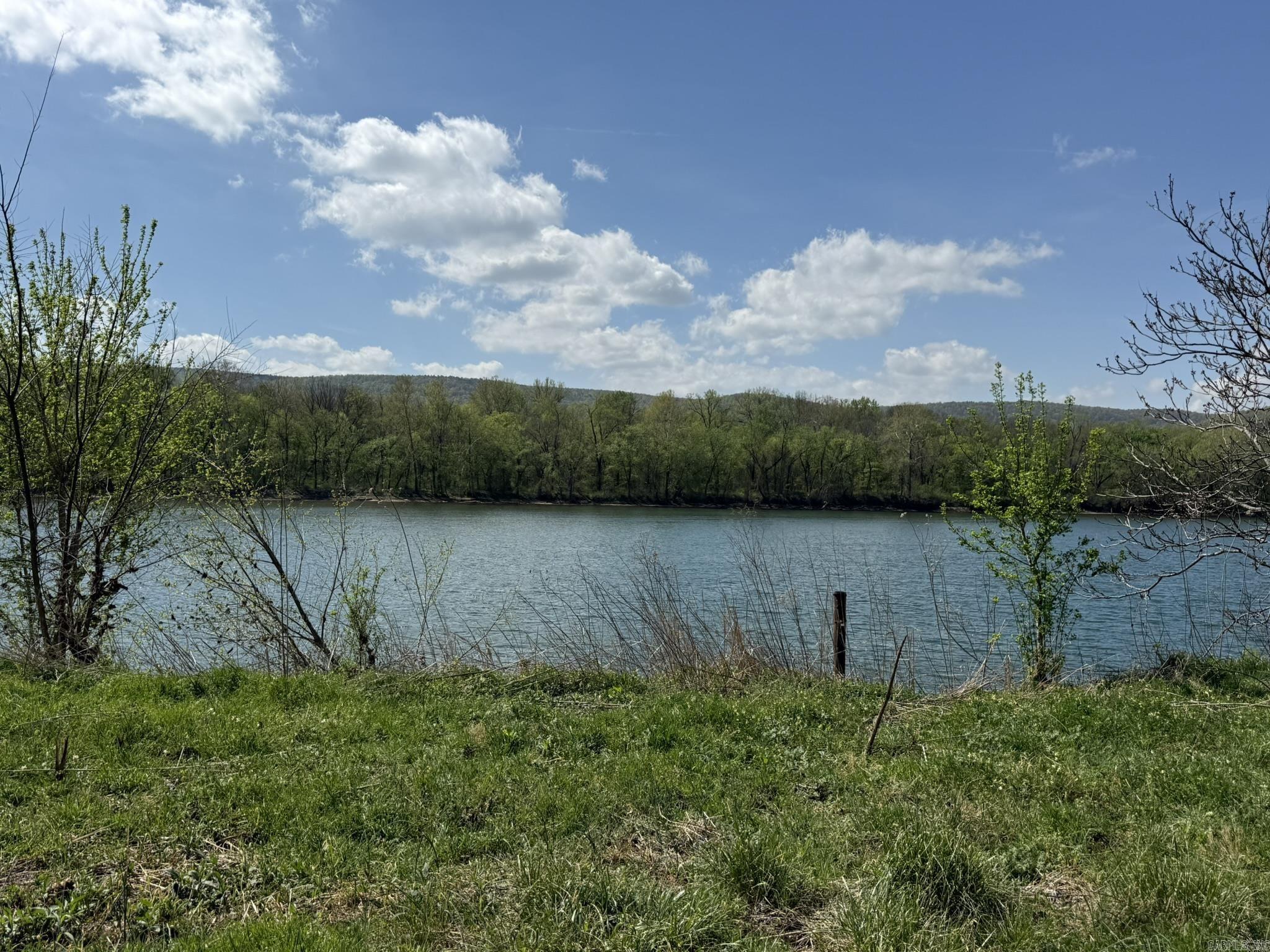 EAGLE BOTTOMS - Land