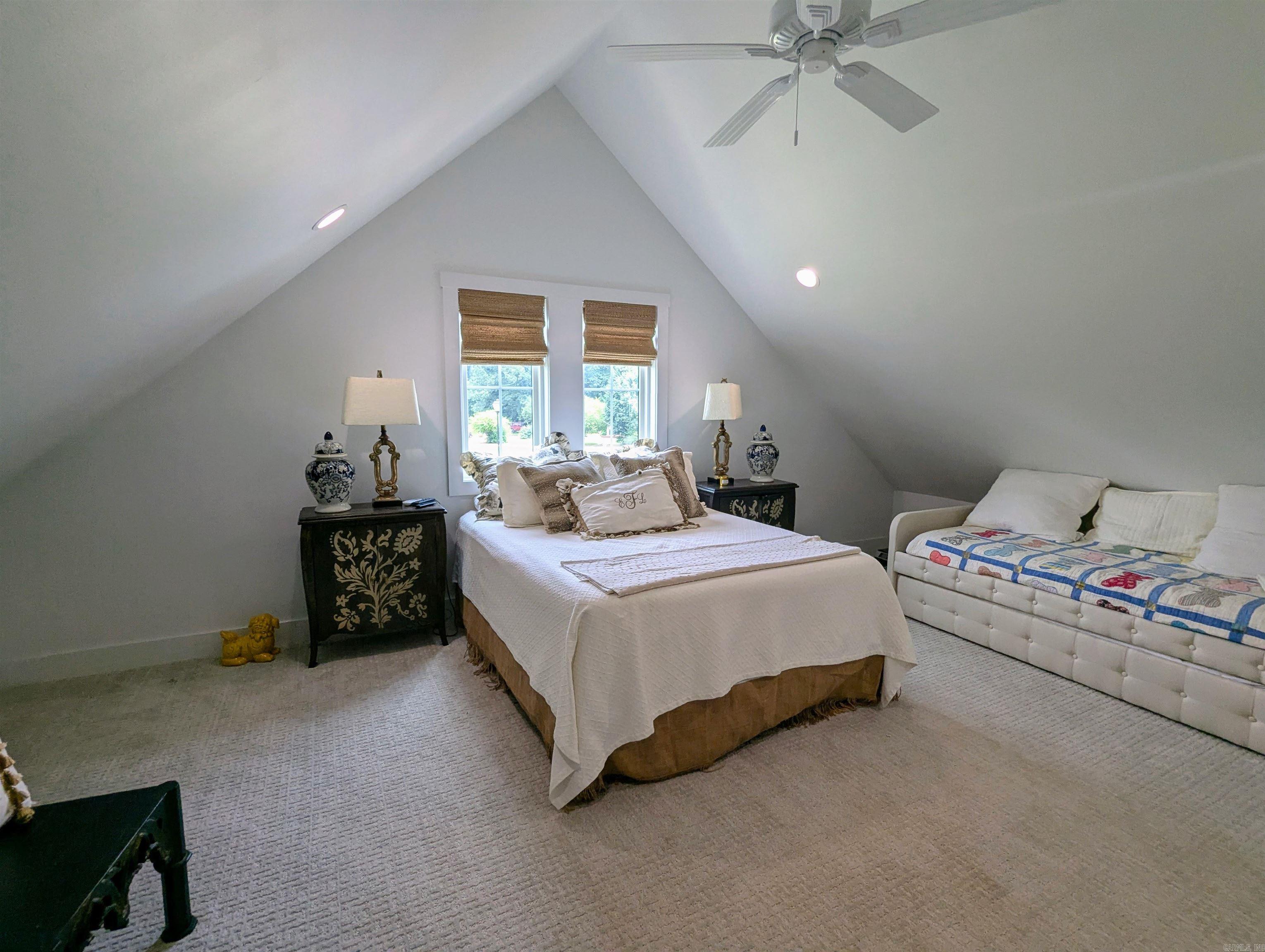 RIVER DRIVE ESTATES - SOUTH - Residential