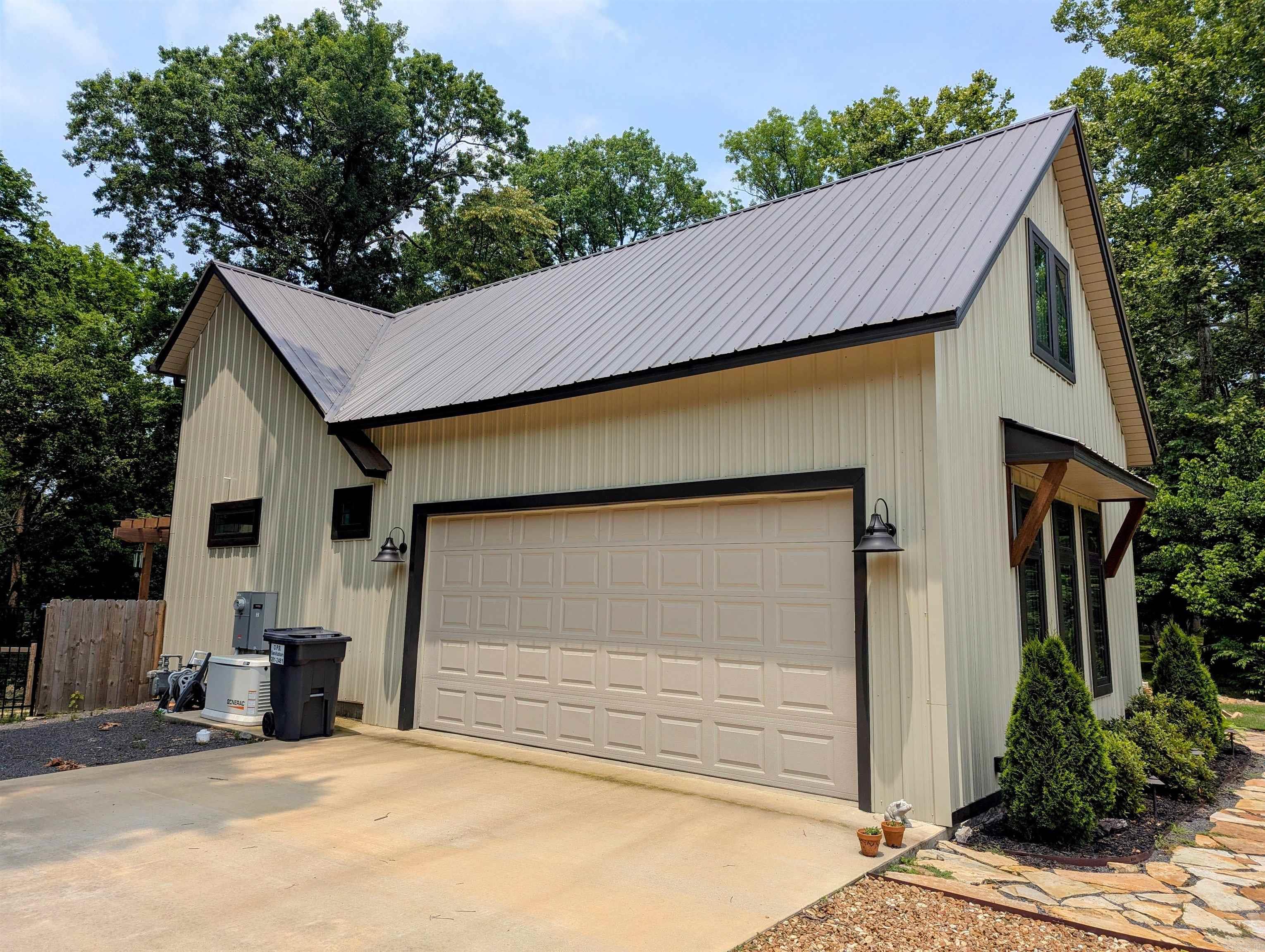 RIVER DRIVE ESTATES - SOUTH - Residential