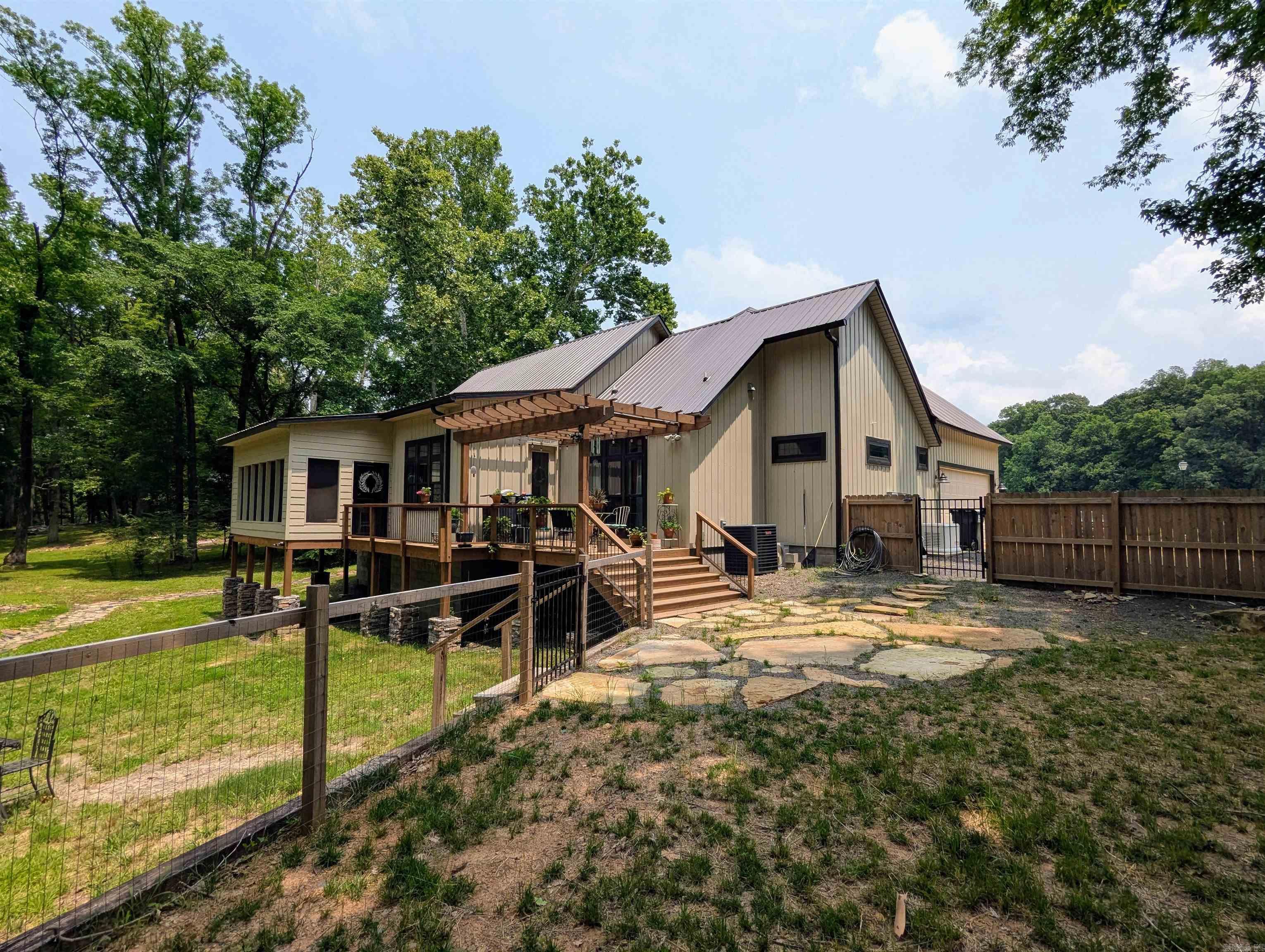 RIVER DRIVE ESTATES - SOUTH - Residential