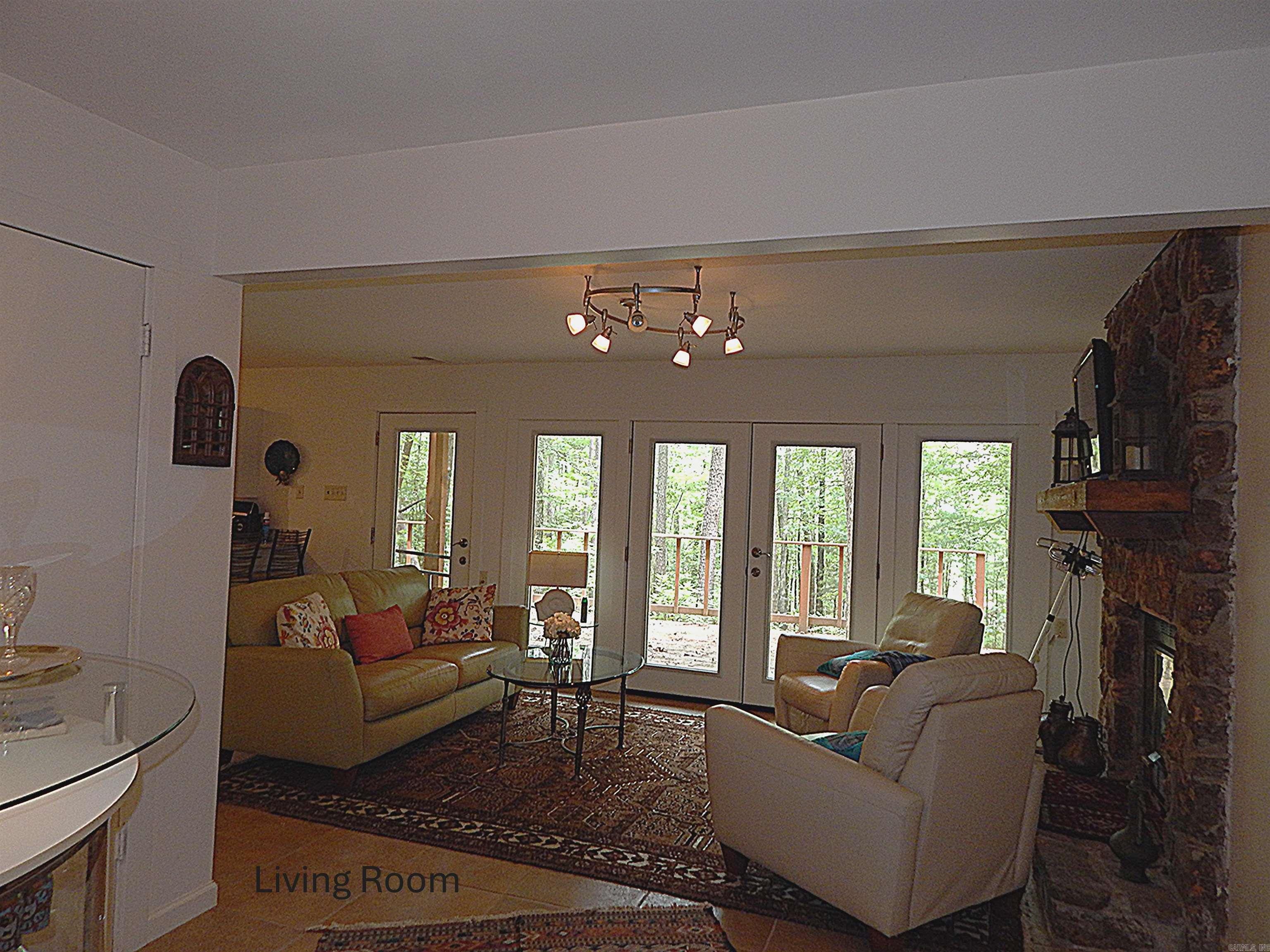 Greers Ferry-Outside - Residential