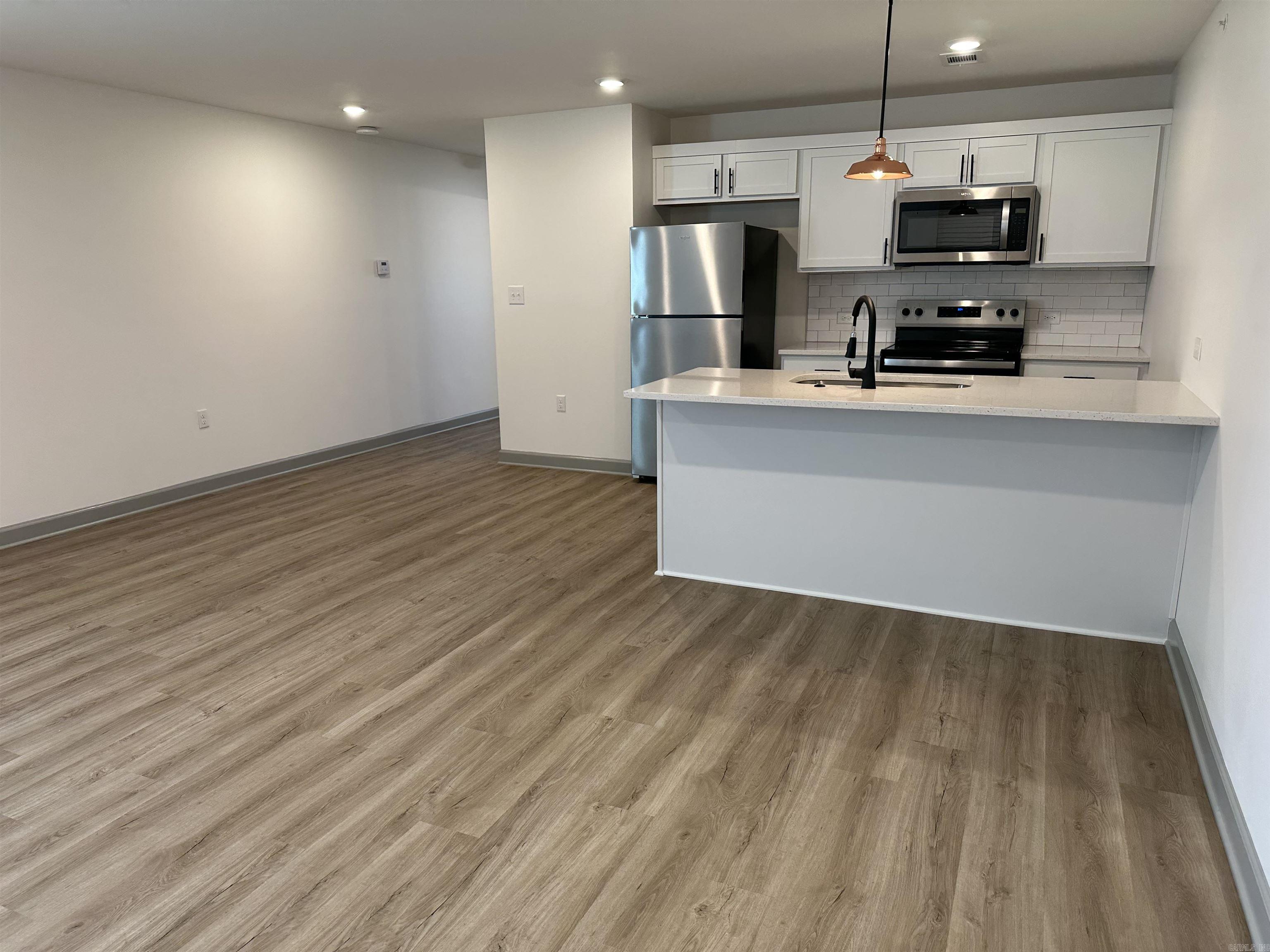 nil - Residential Lease