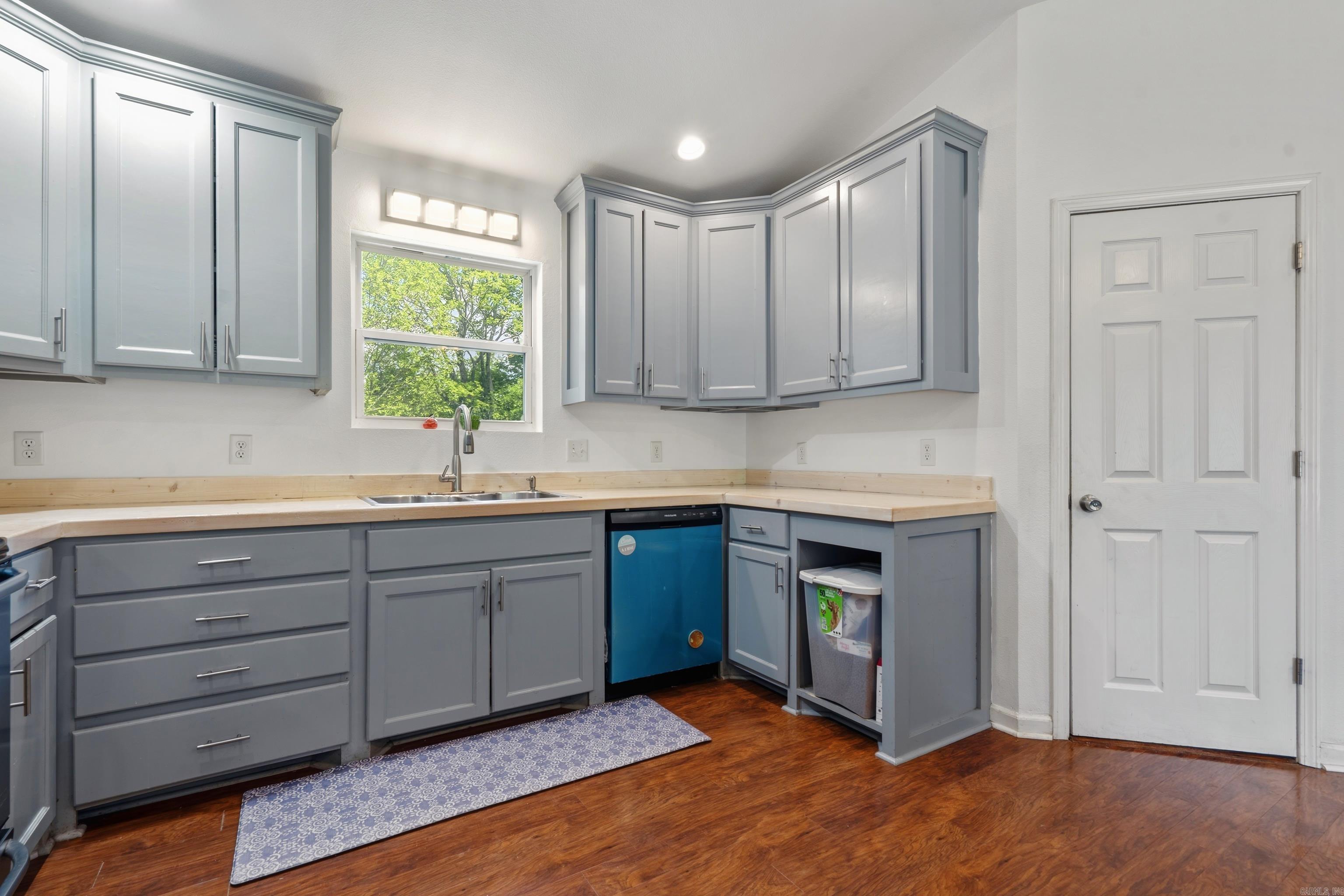 UNPLATTED ACREAGE - Residential