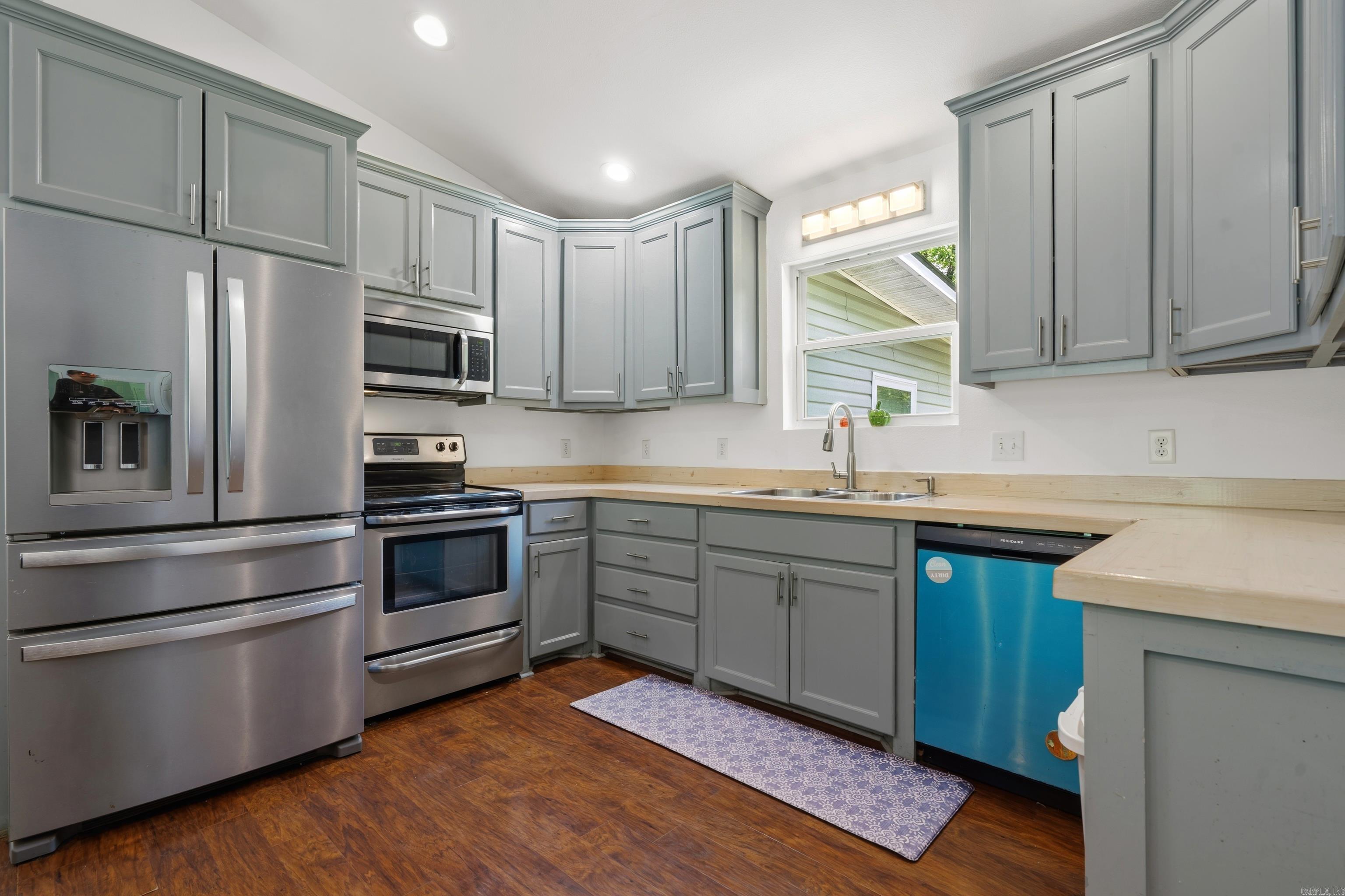 UNPLATTED ACREAGE - Residential