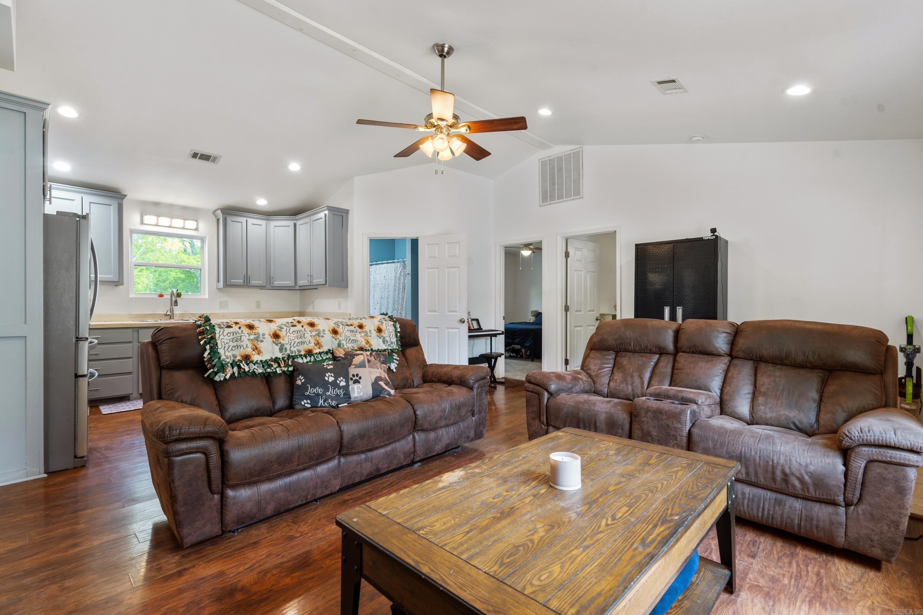 UNPLATTED ACREAGE - Residential