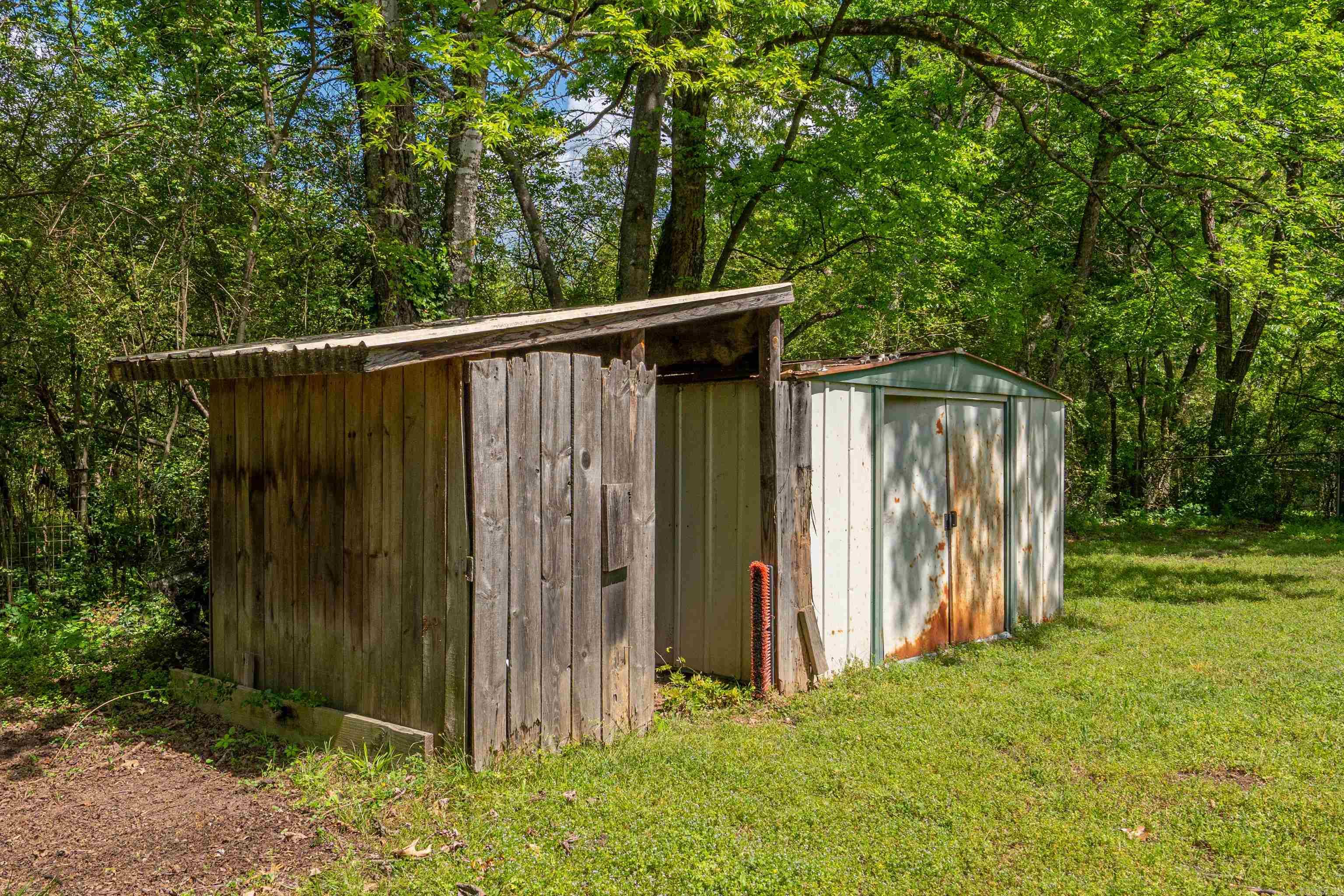 UNPLATTED ACREAGE - Residential