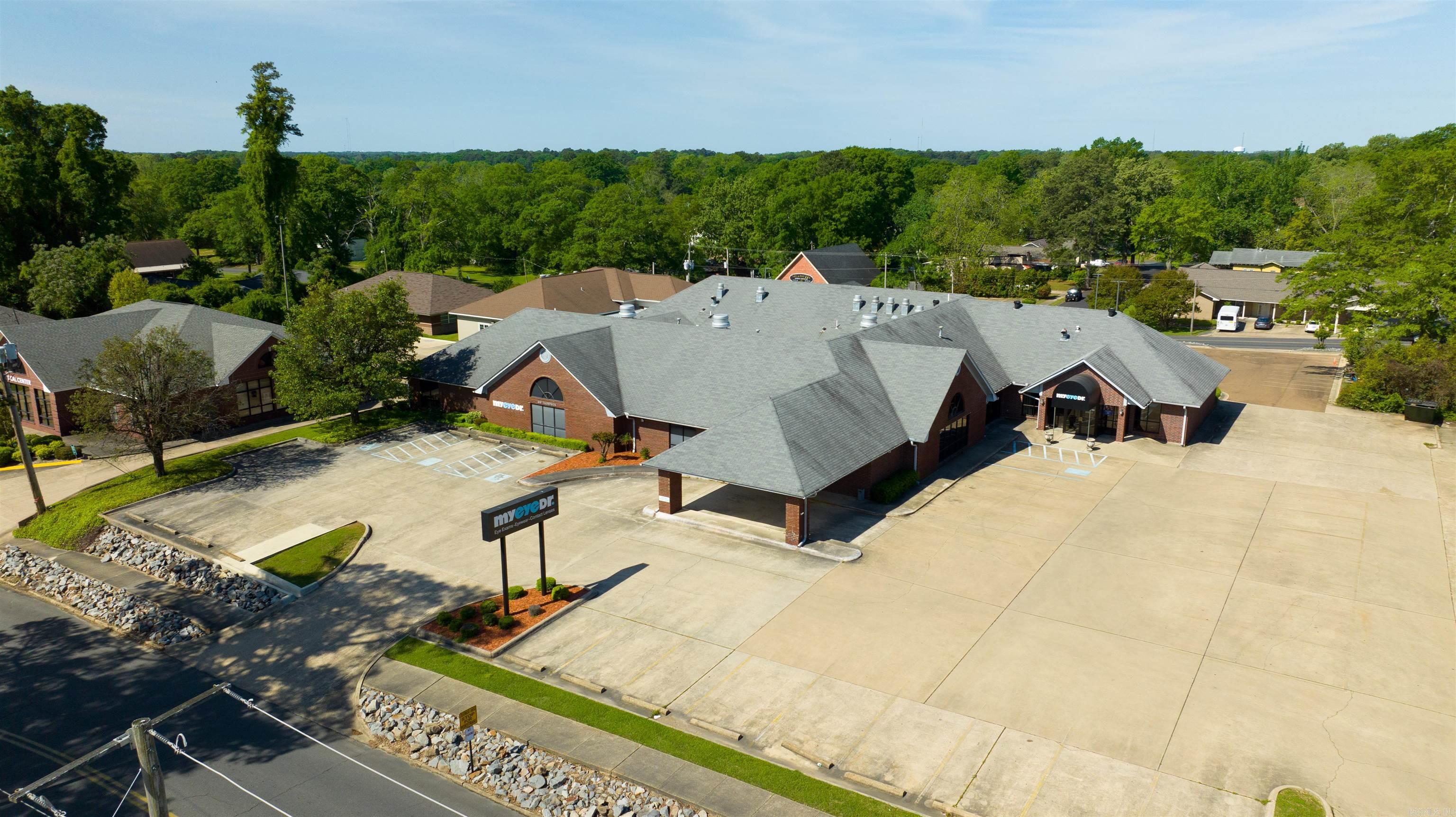 14,000+ SQ FT 1.47 Acres Newly Installed Roof - 2024 Partially Leased Built for a multi-physician eye clinic, but adaptable for various medical, office, or retail use. Dual street access allows for easy ingress and egress, improving traffic flow and providing convenience for clients, patients or customers.