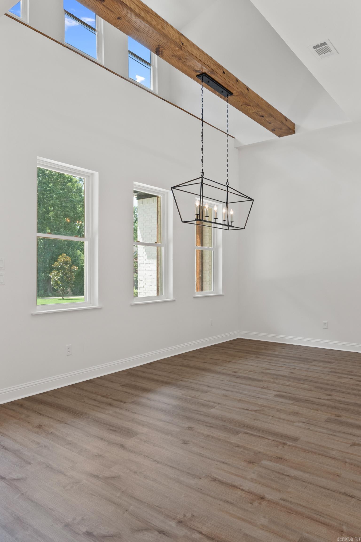 EAGLE ROCK - Residential