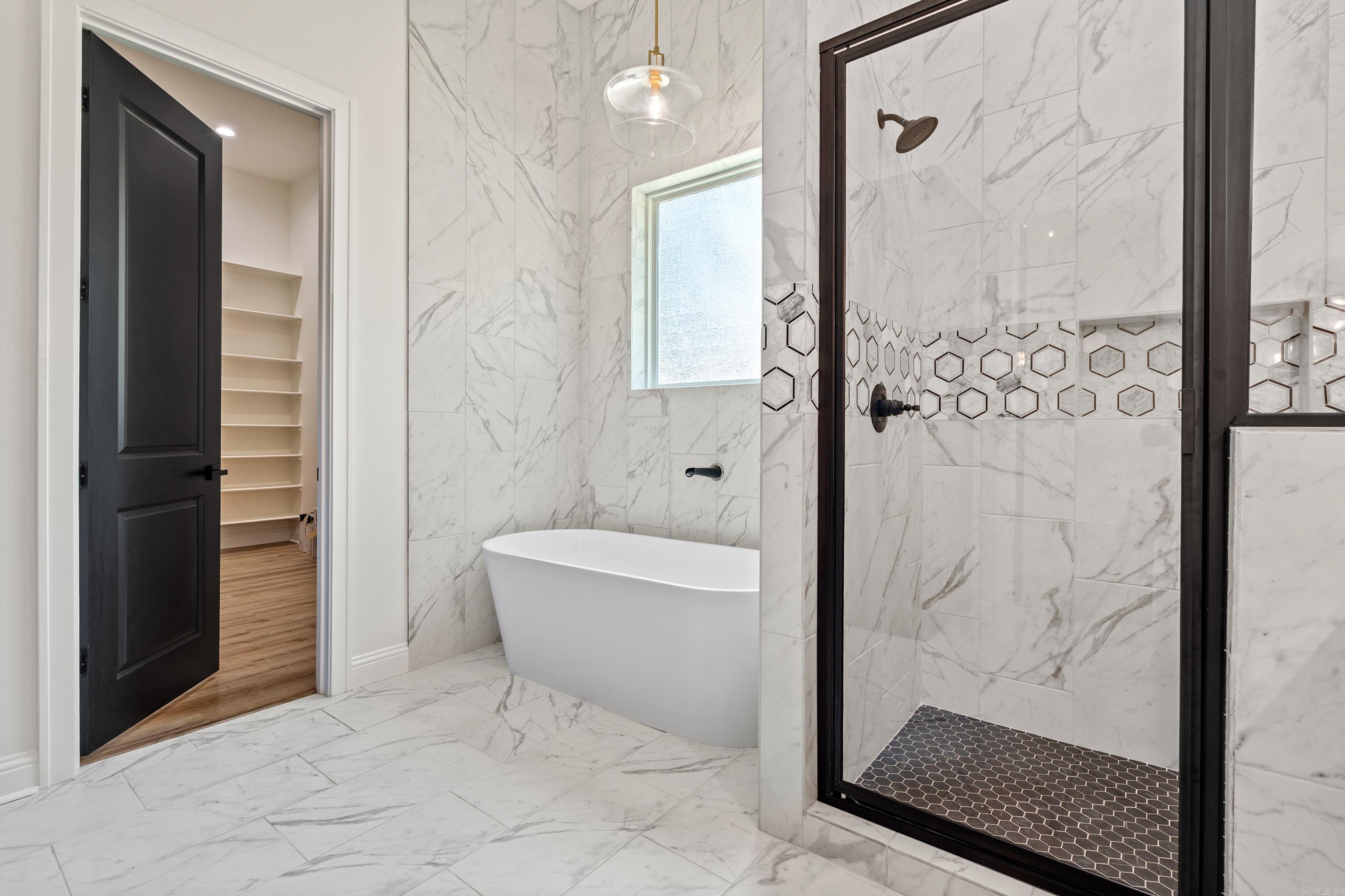 EAGLE ROCK - Residential