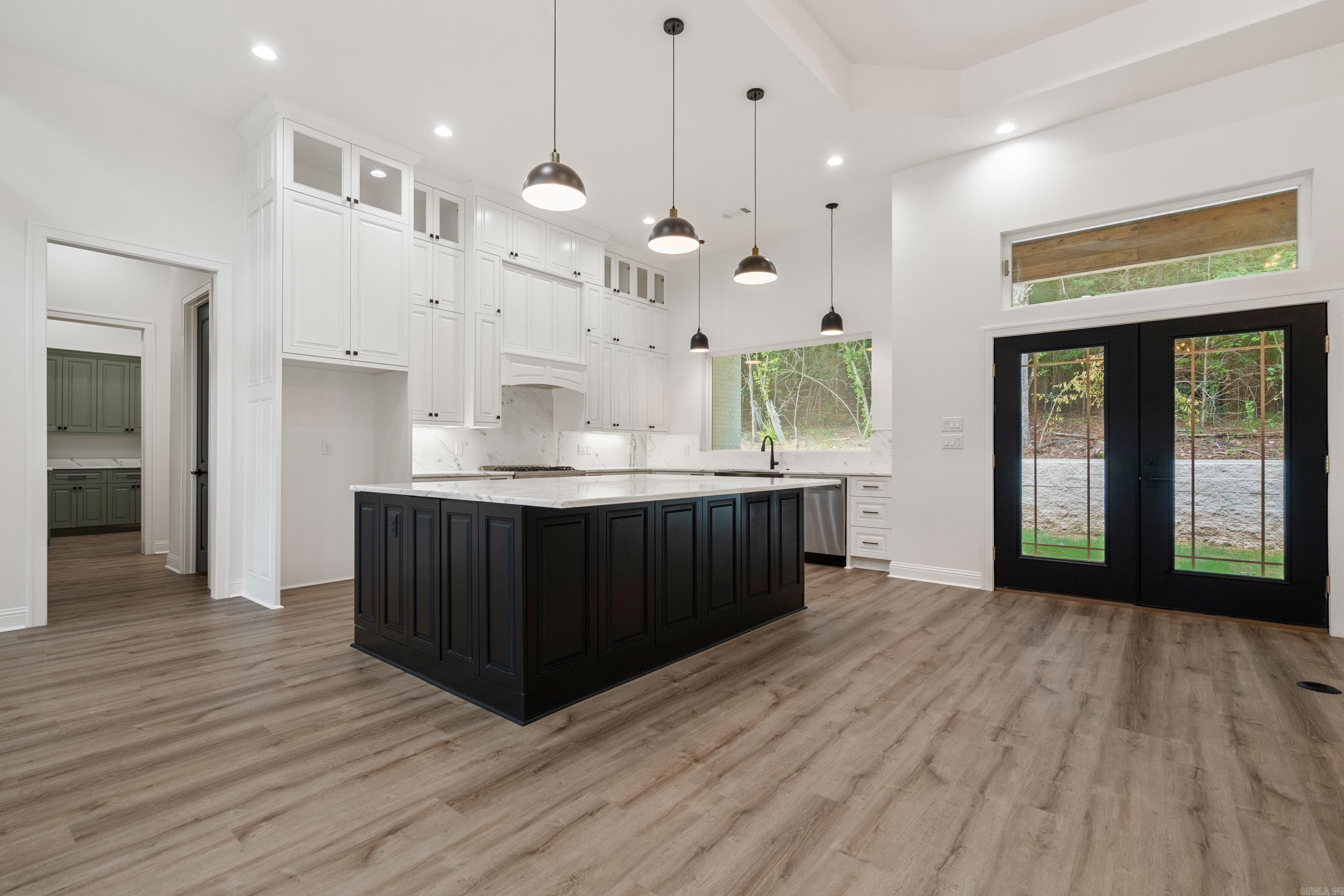 EAGLE ROCK - Residential