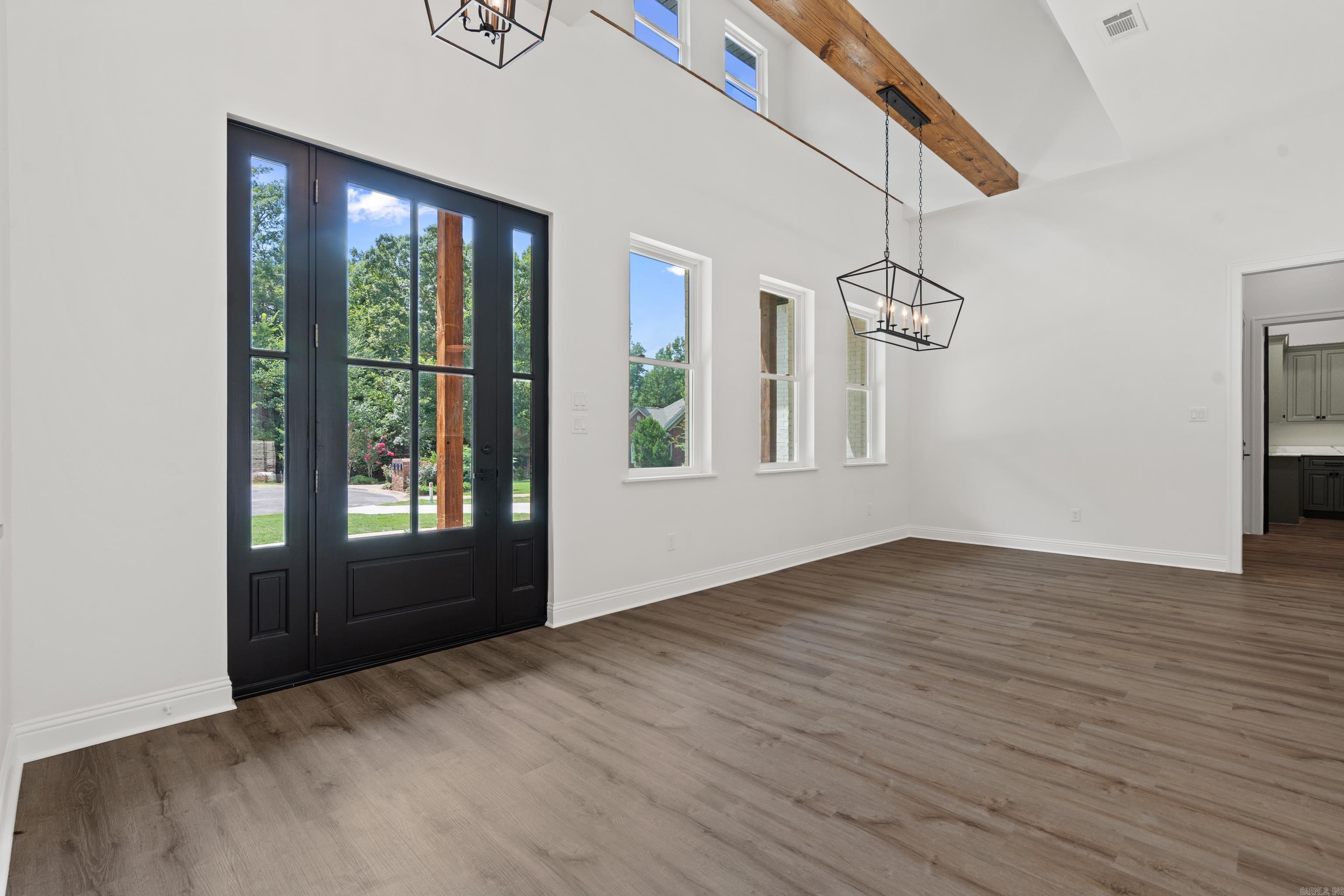EAGLE ROCK - Residential
