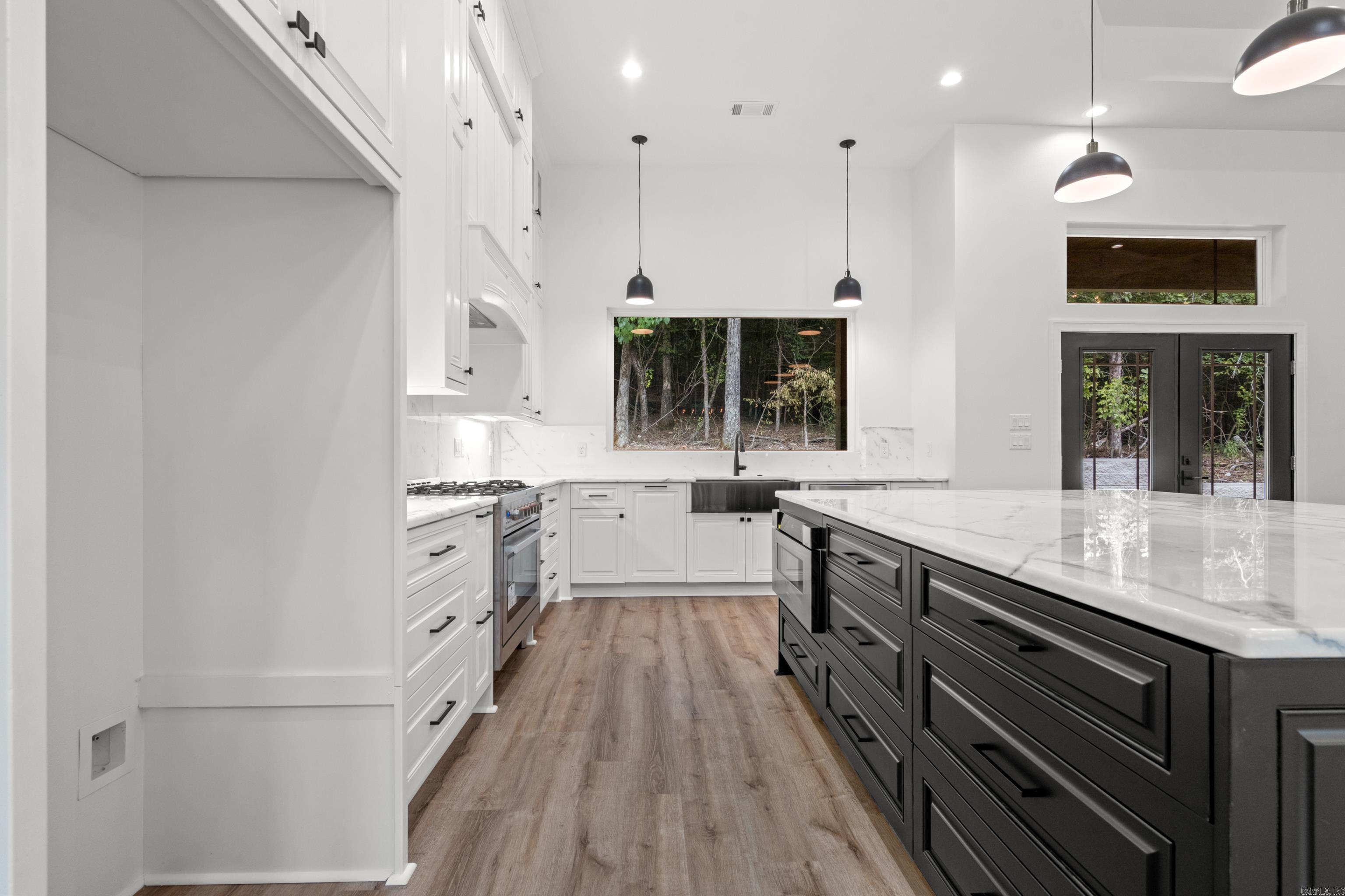 EAGLE ROCK - Residential