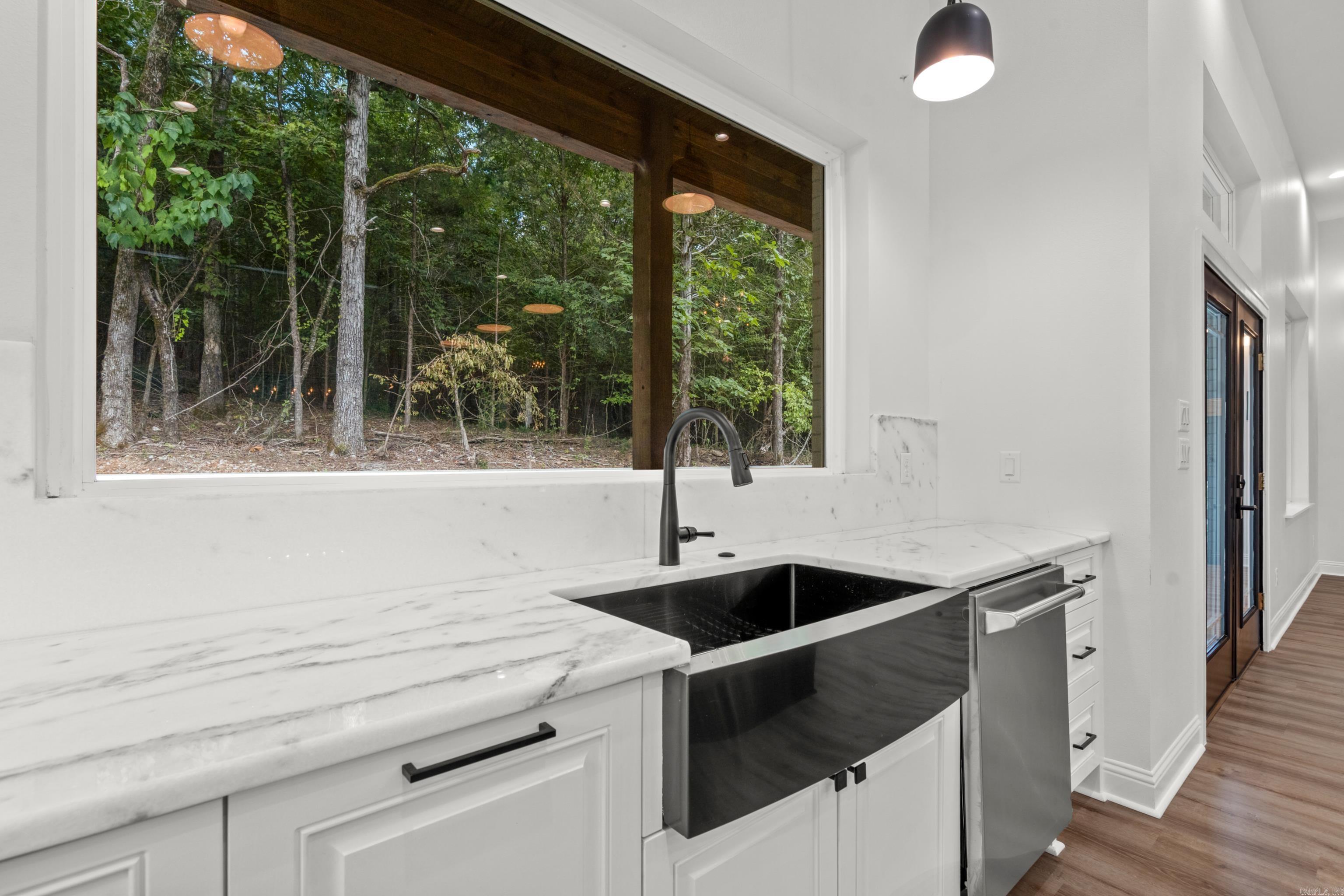 EAGLE ROCK - Residential