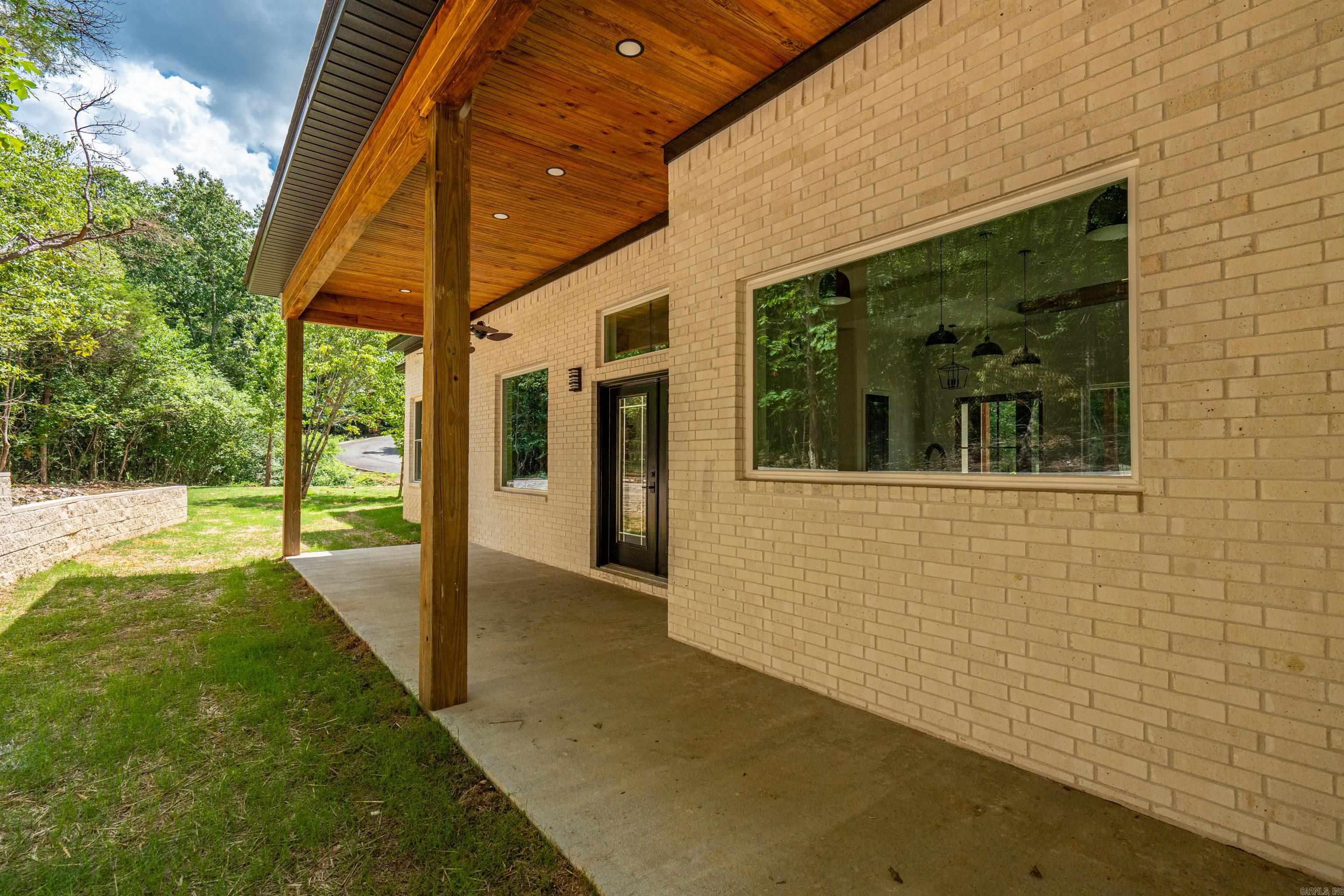 EAGLE ROCK - Residential