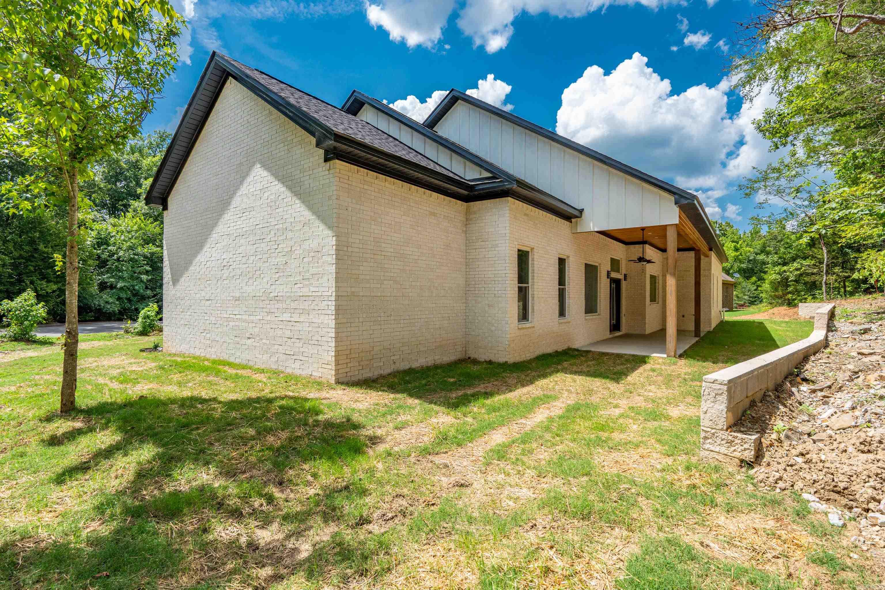 EAGLE ROCK - Residential