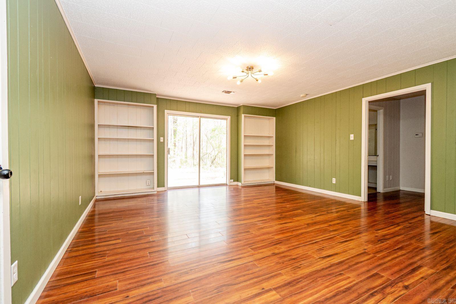 MACMILLAN - Residential