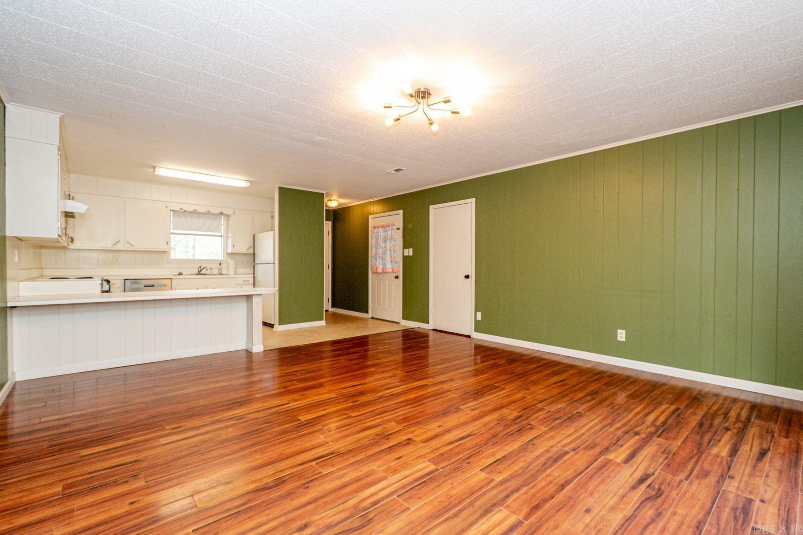 MACMILLAN - Residential