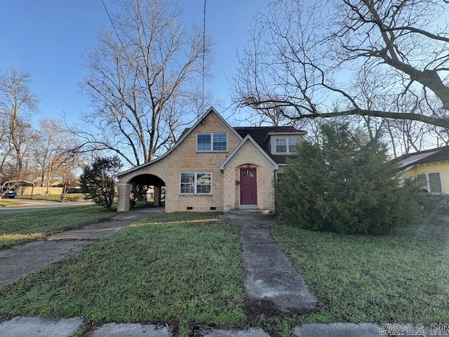 INVESTORS... McGhee, AR - 4BR 2 full baths $54,900!! galley kitchen with offset laundry area; nice curb appeal on half acre lot that reflects charm & grace from earlier building style!!! home has great potential but has in the past suffered neglect from lack of updating, maintenance inside and outside, and TLC of all kinds.. seller has taken all this into account and is reflected in list value!!! property is worthy of consideration by investors or primary homeowners