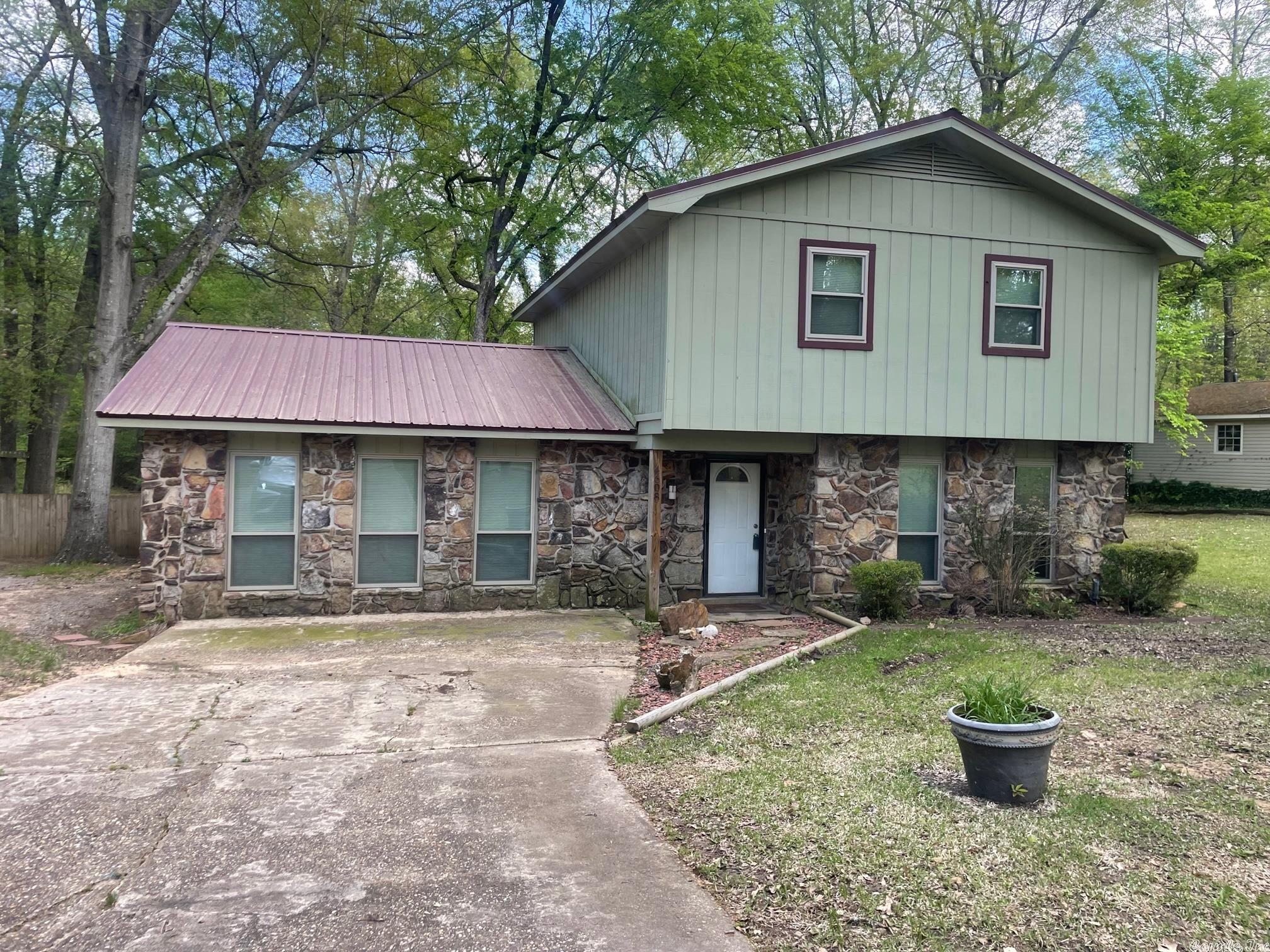 Nice sized home on a large lot. A lot of privacy in the backyard with a covered siting area! A mature subdivision just minutes from interstate access. Two Large living areas and plenty of room for family time! Property sold AS-IS. Agents see remarks.