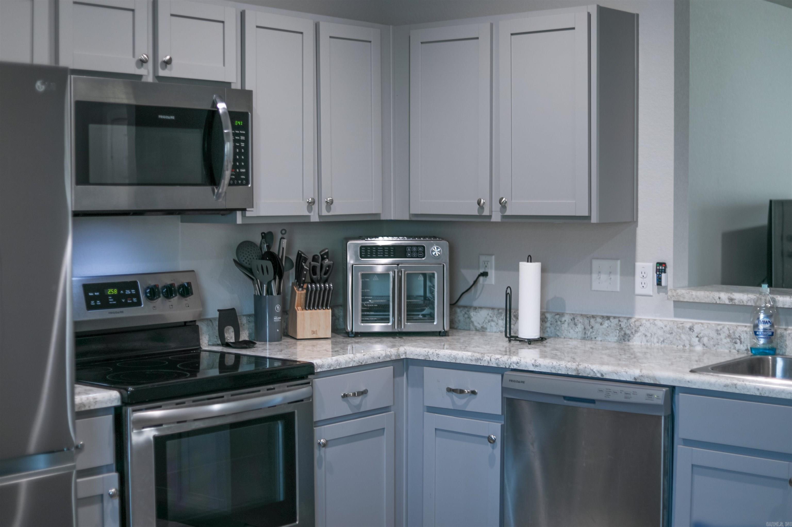 MUSEUM MEADOWS - Residential