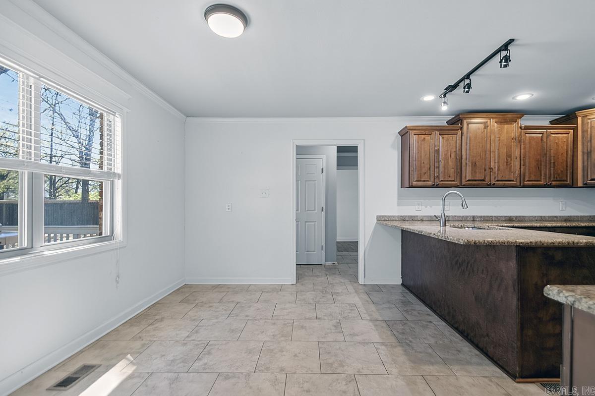 MAUMELLE CLUB MANOR TO CRYSTAL - Residential