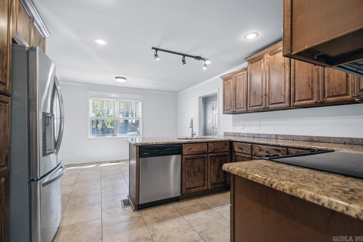 MAUMELLE CLUB MANOR TO CRYSTAL - Residential