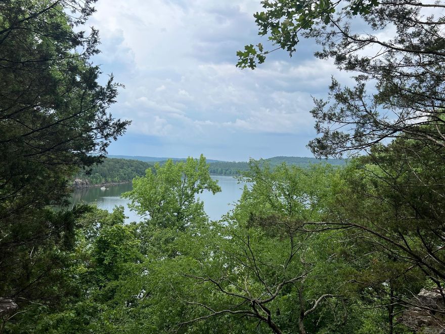 3 Acres on a Bluff Overlooking GREERS FERRY LAKE Has legal access