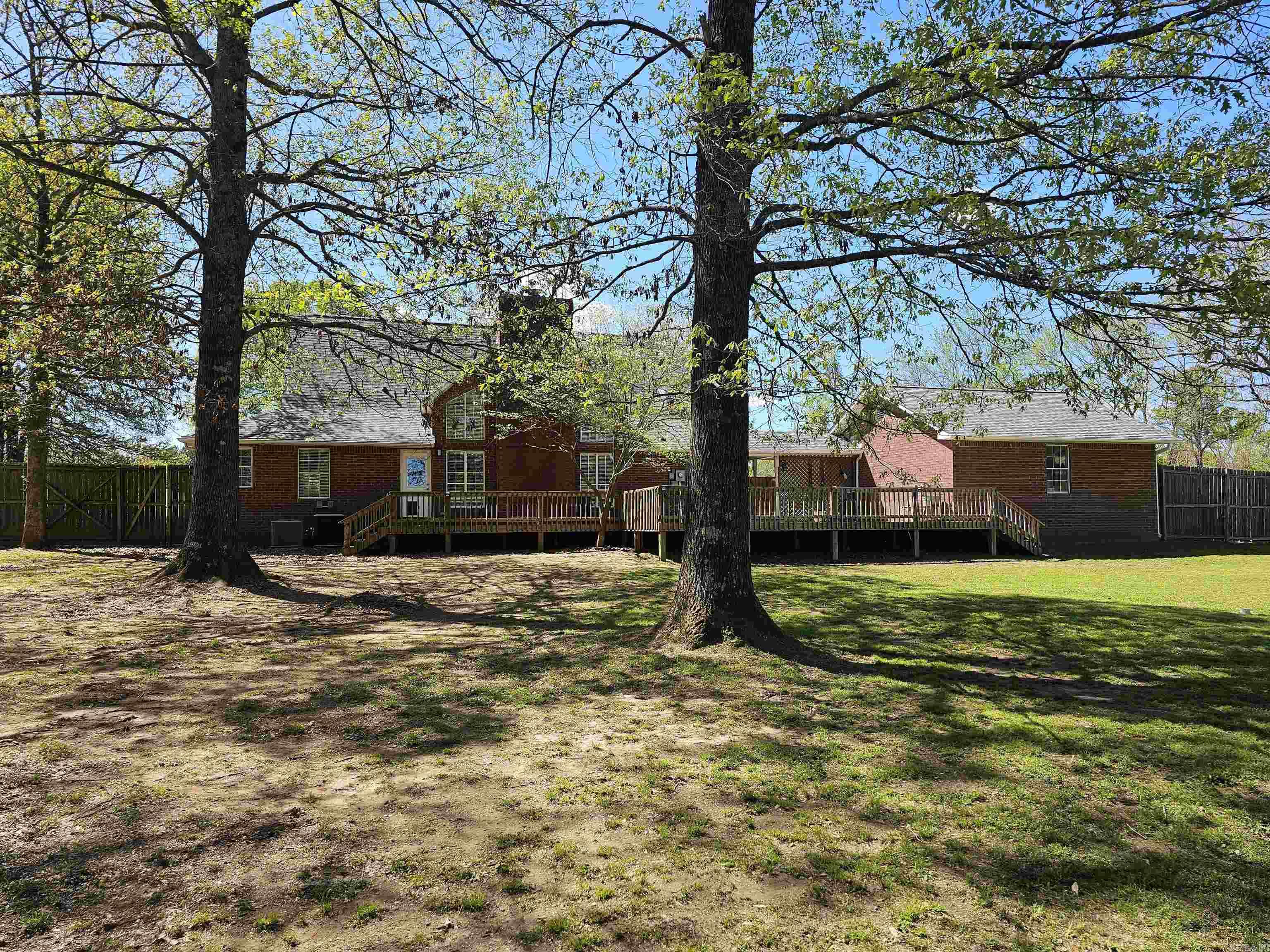 VALHOLA - Residential