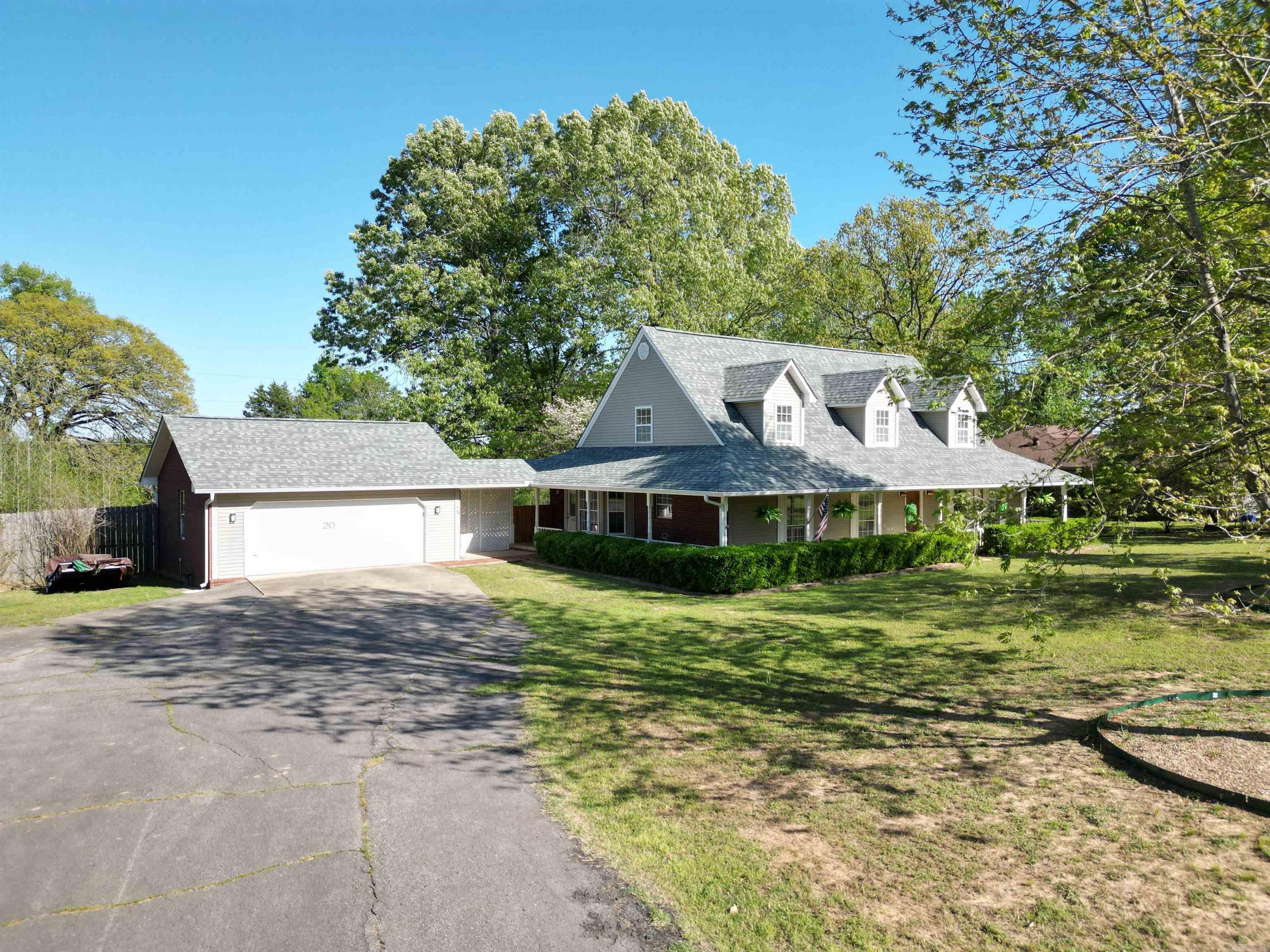 VALHOLA - Residential