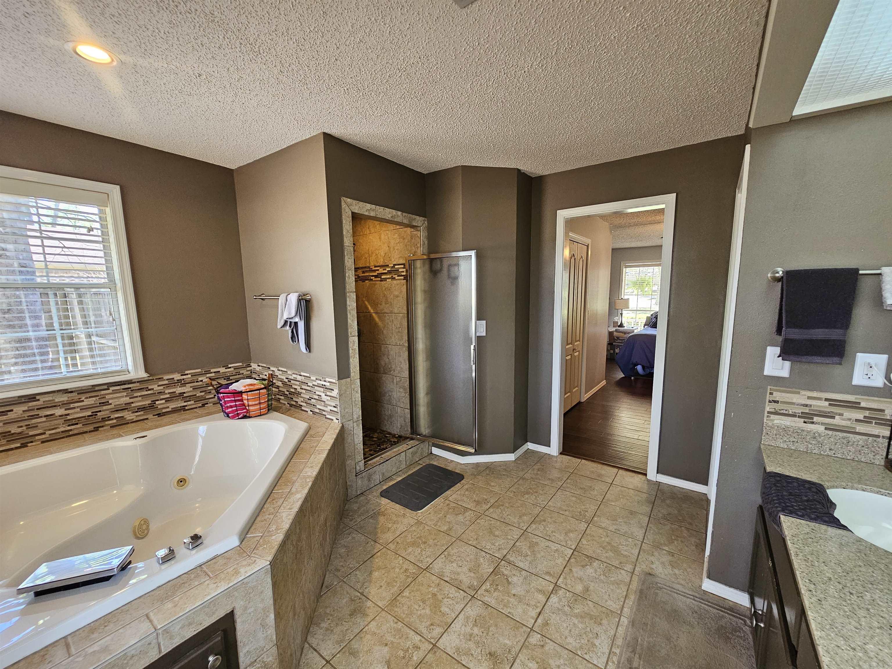 VALHOLA - Residential