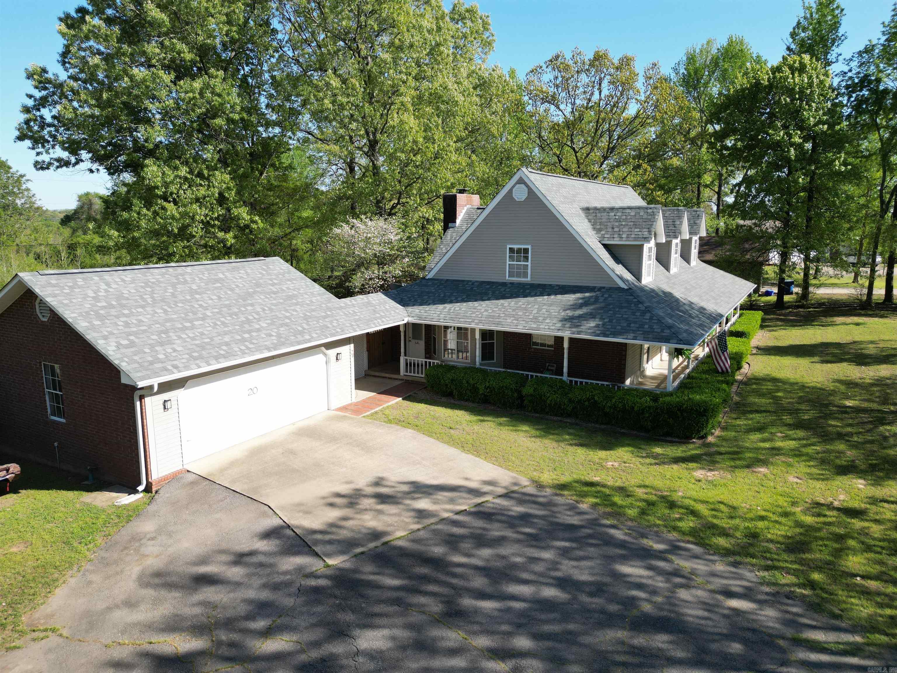 VALHOLA - Residential