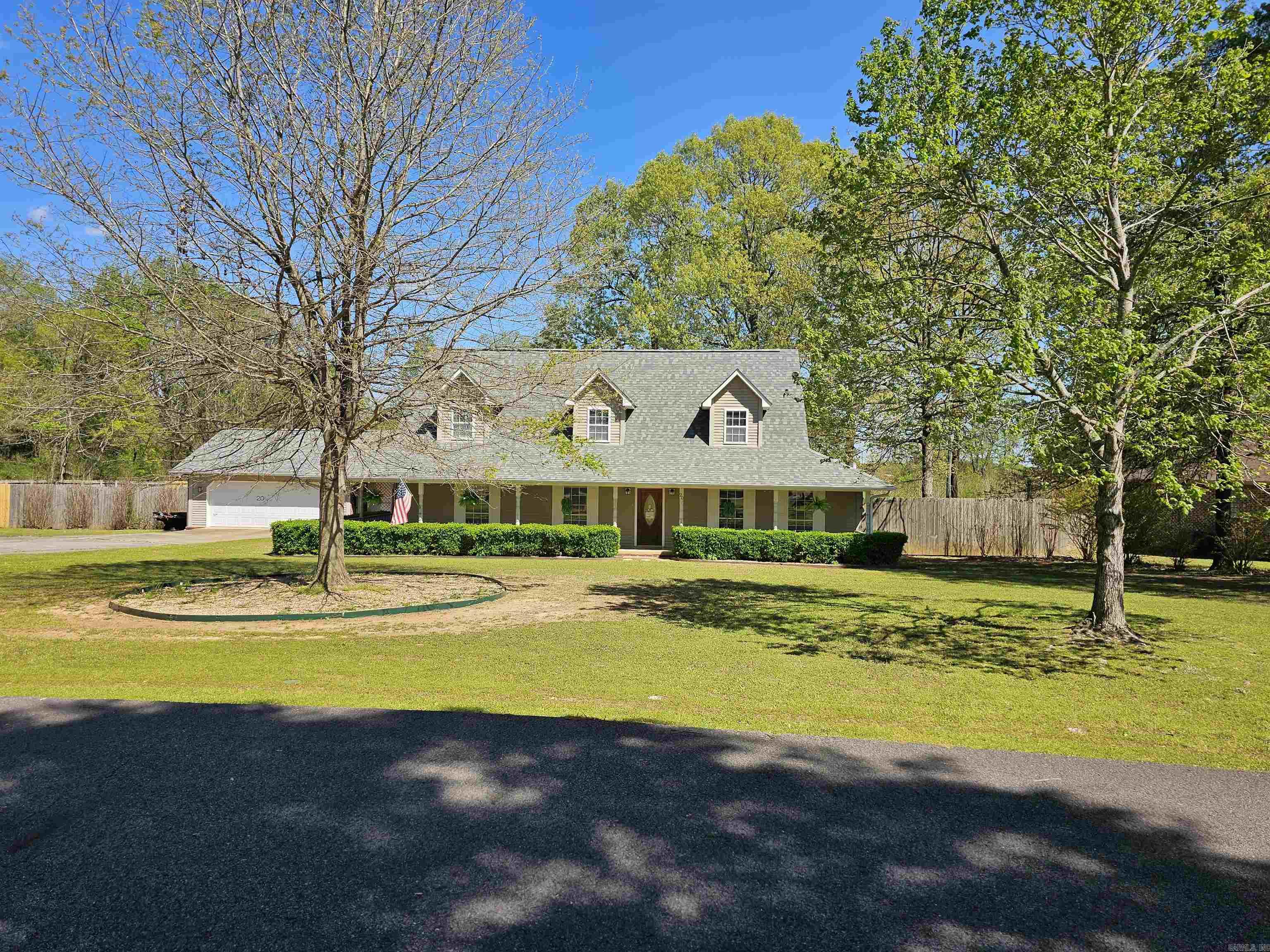 VALHOLA - Residential