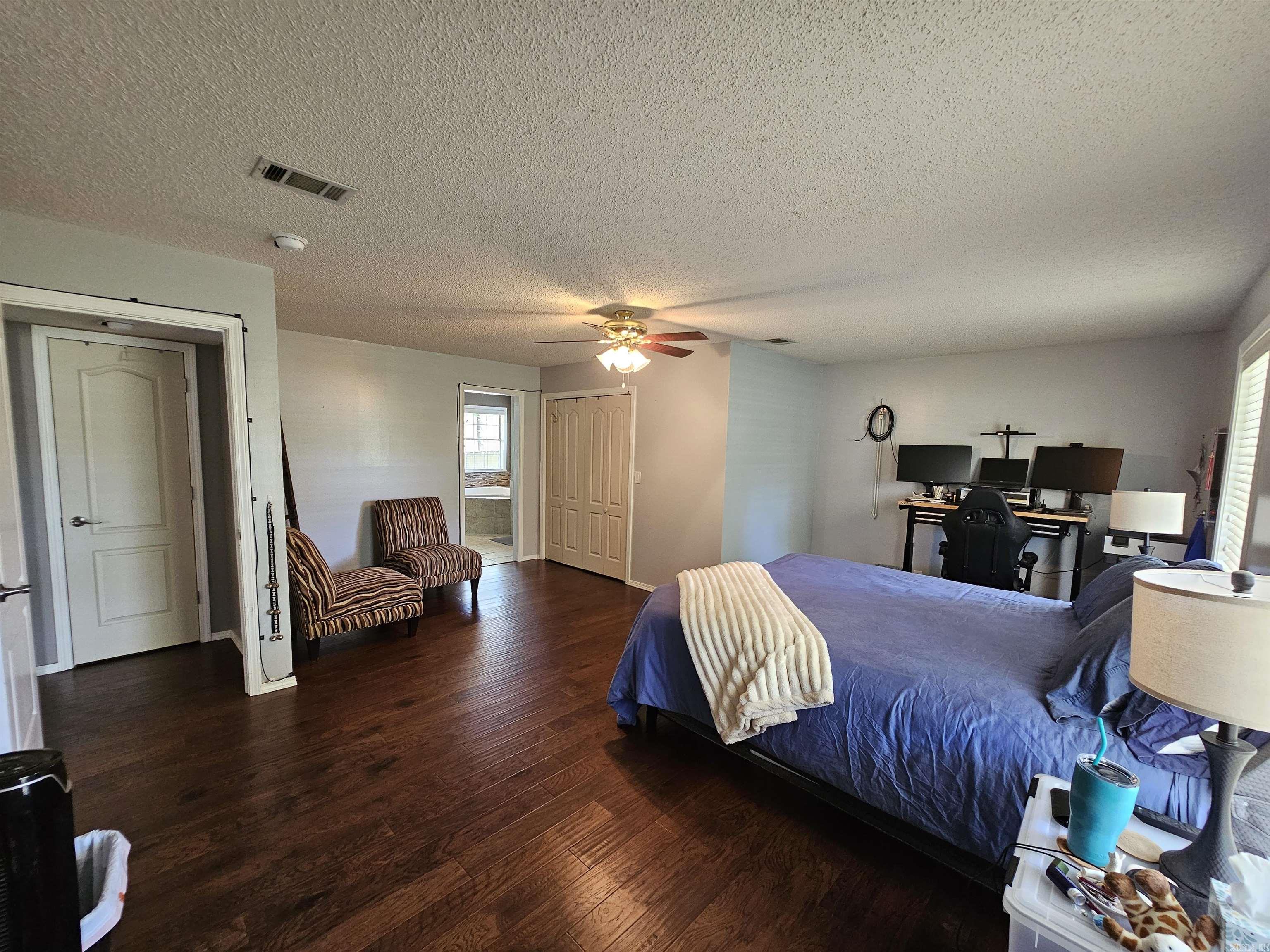 VALHOLA - Residential