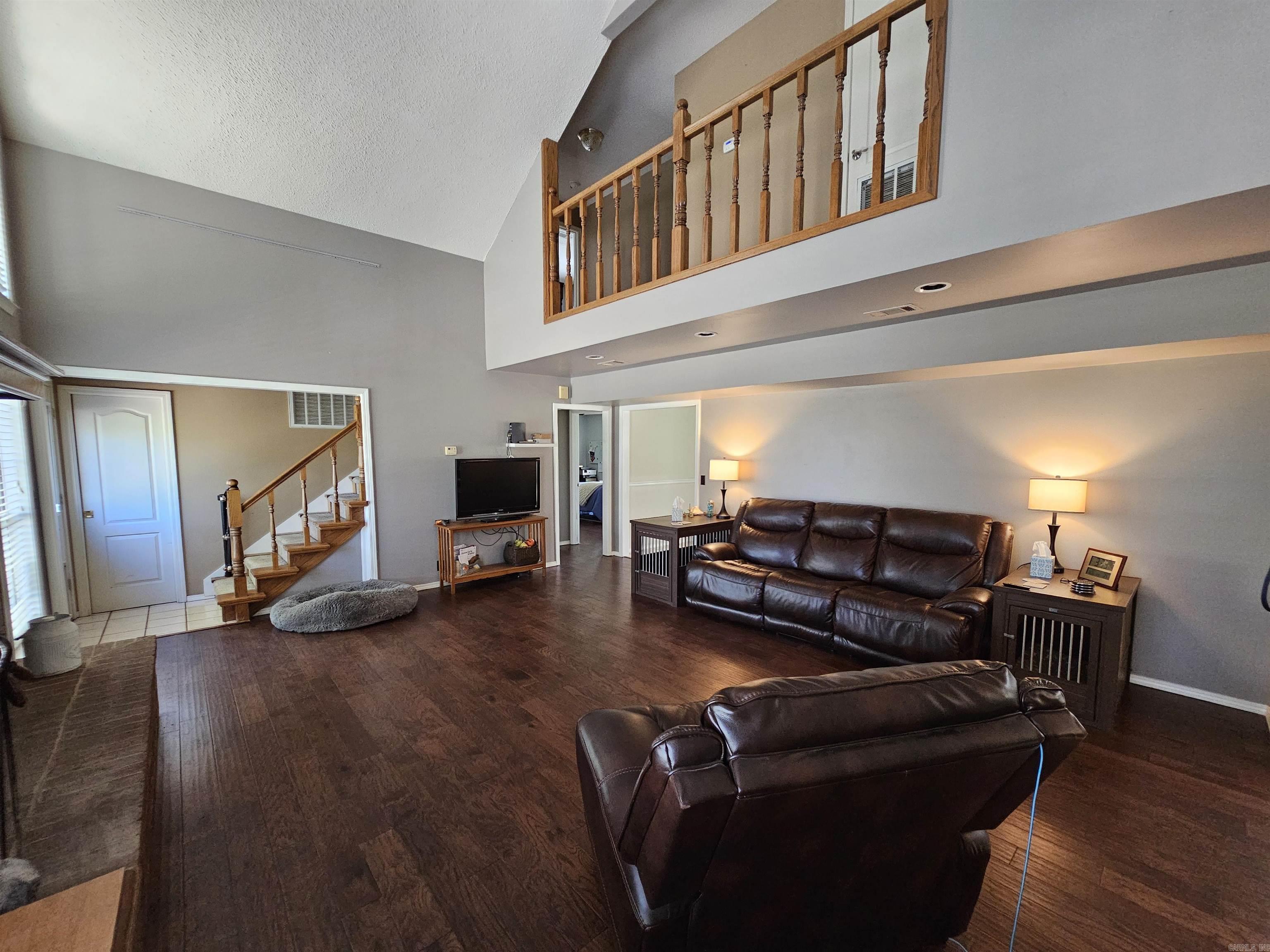 VALHOLA - Residential